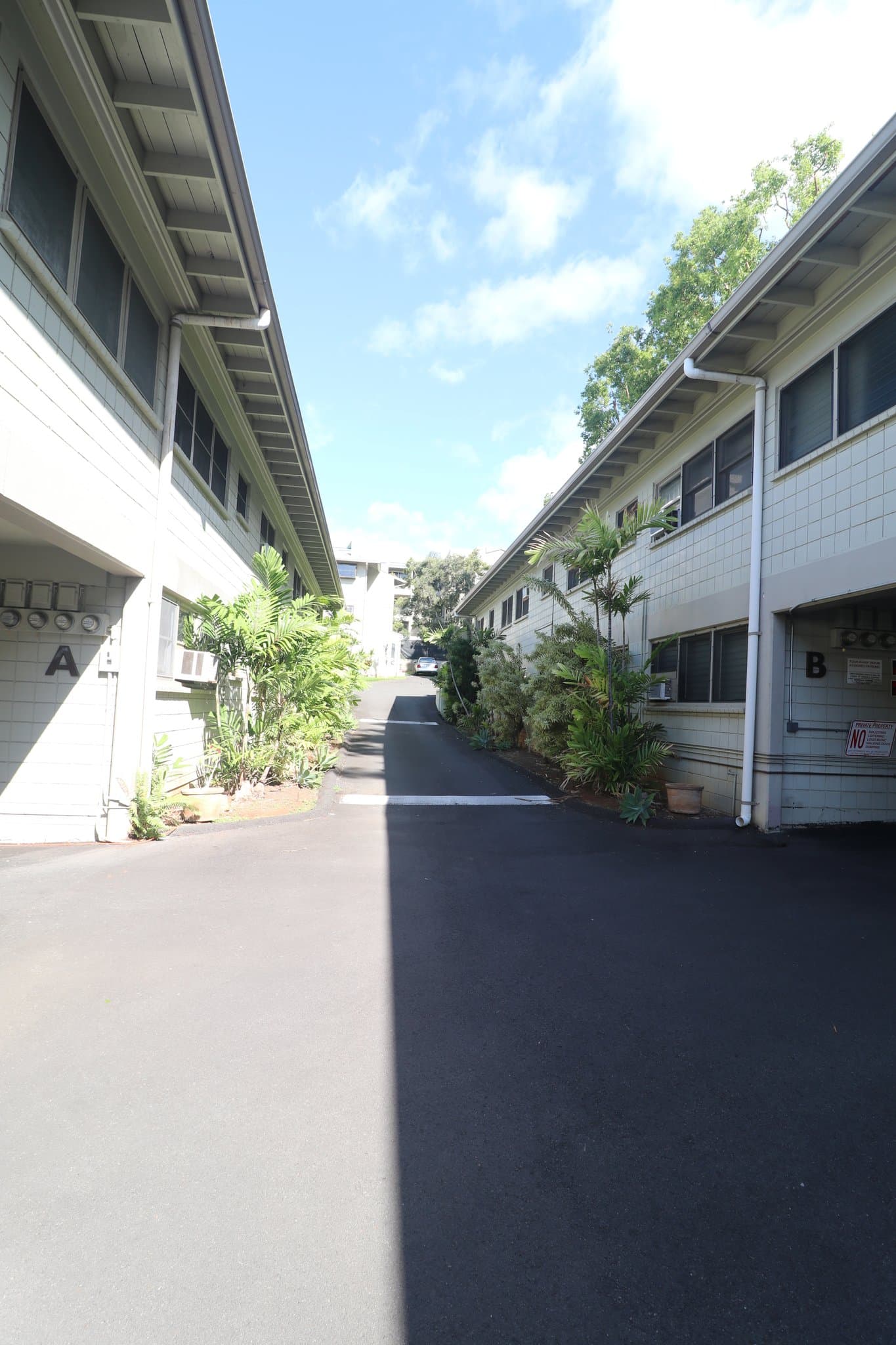 HONOLULU Single Room: 1534 MAGAZINE ST A-2