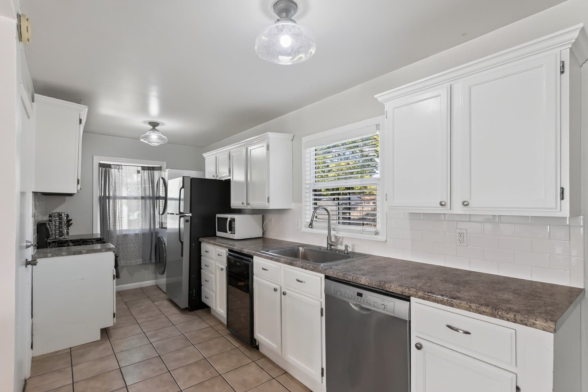 Kansas City House: 6703 N Campbell St