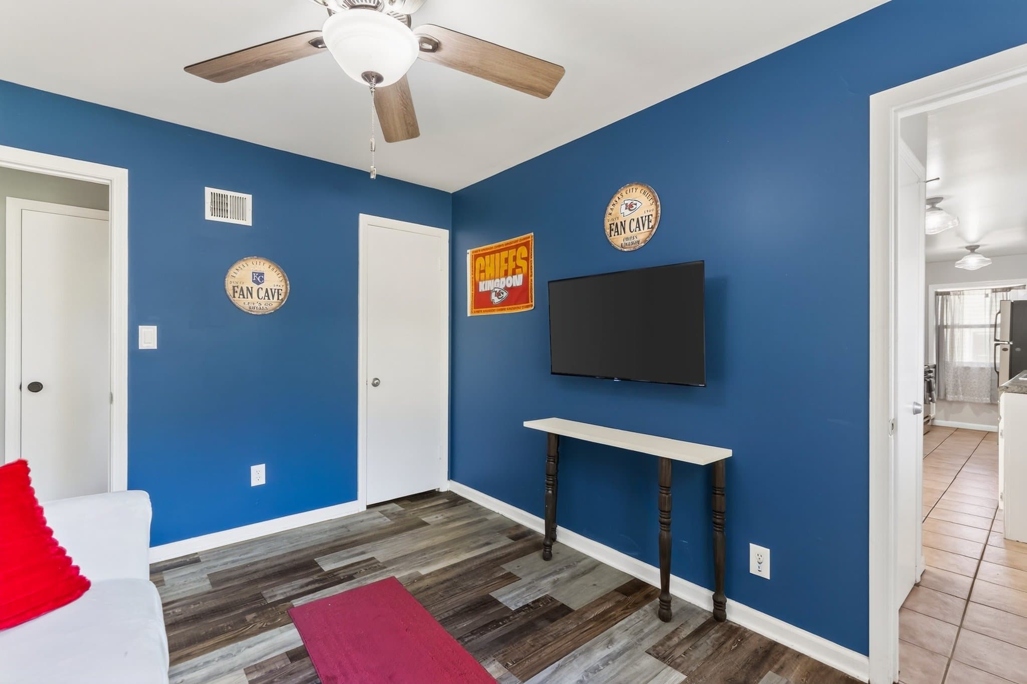 Kansas City House: 6703 N Campbell St
