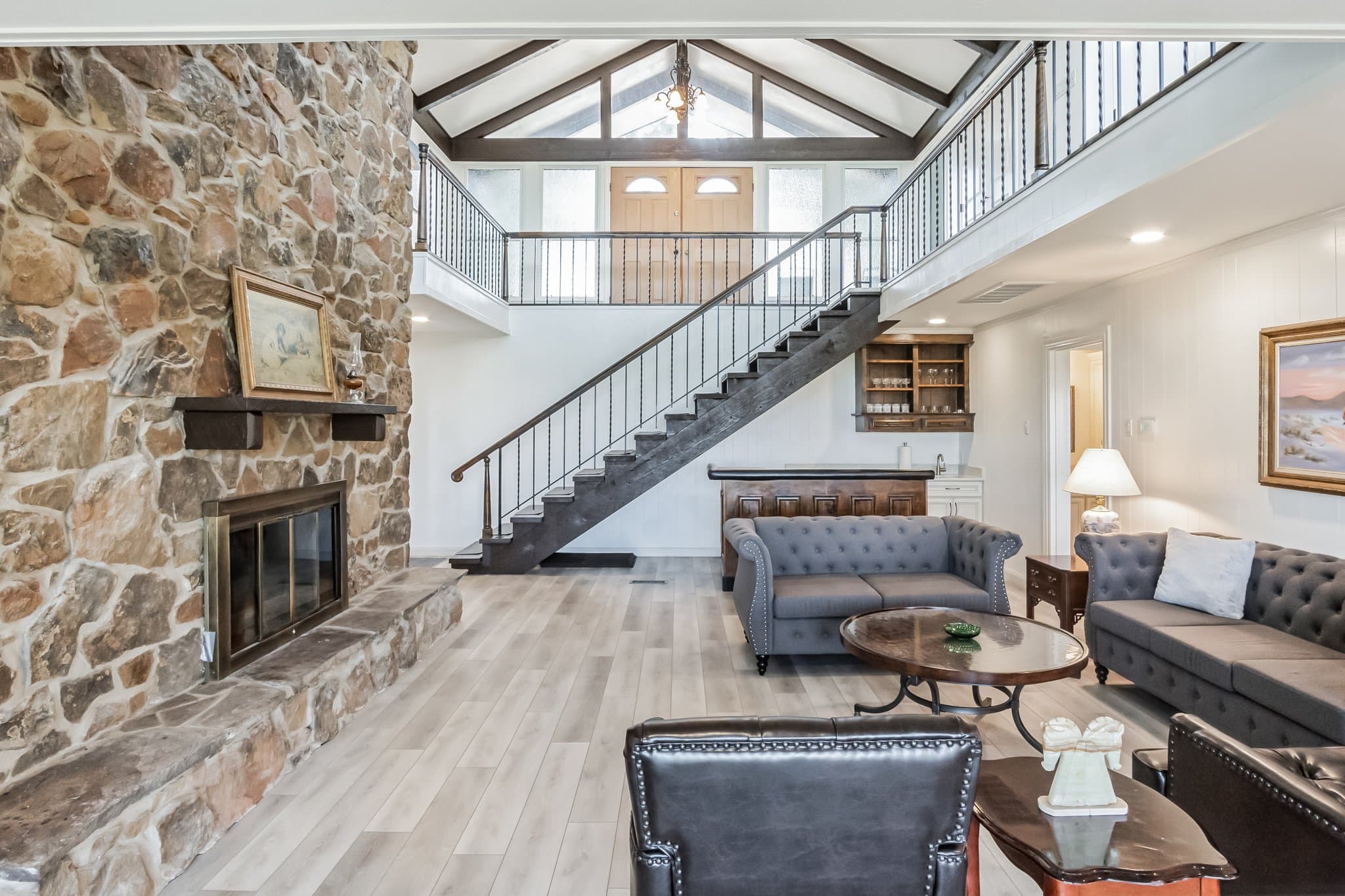 Woodway House: 8201 Forest Ridge Dr