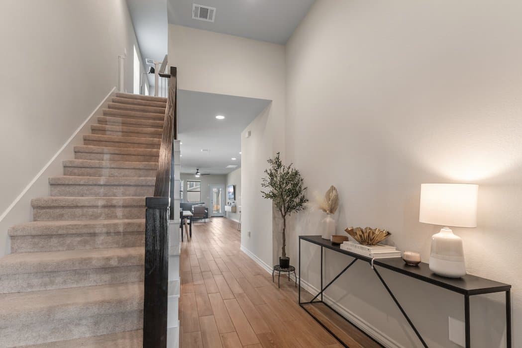 Buda House: 936 Eves Necklace Dr