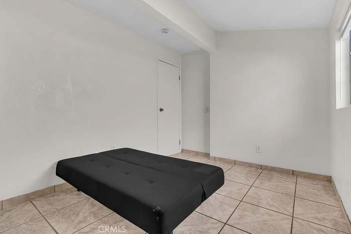 los angeles House: 2553 verde st