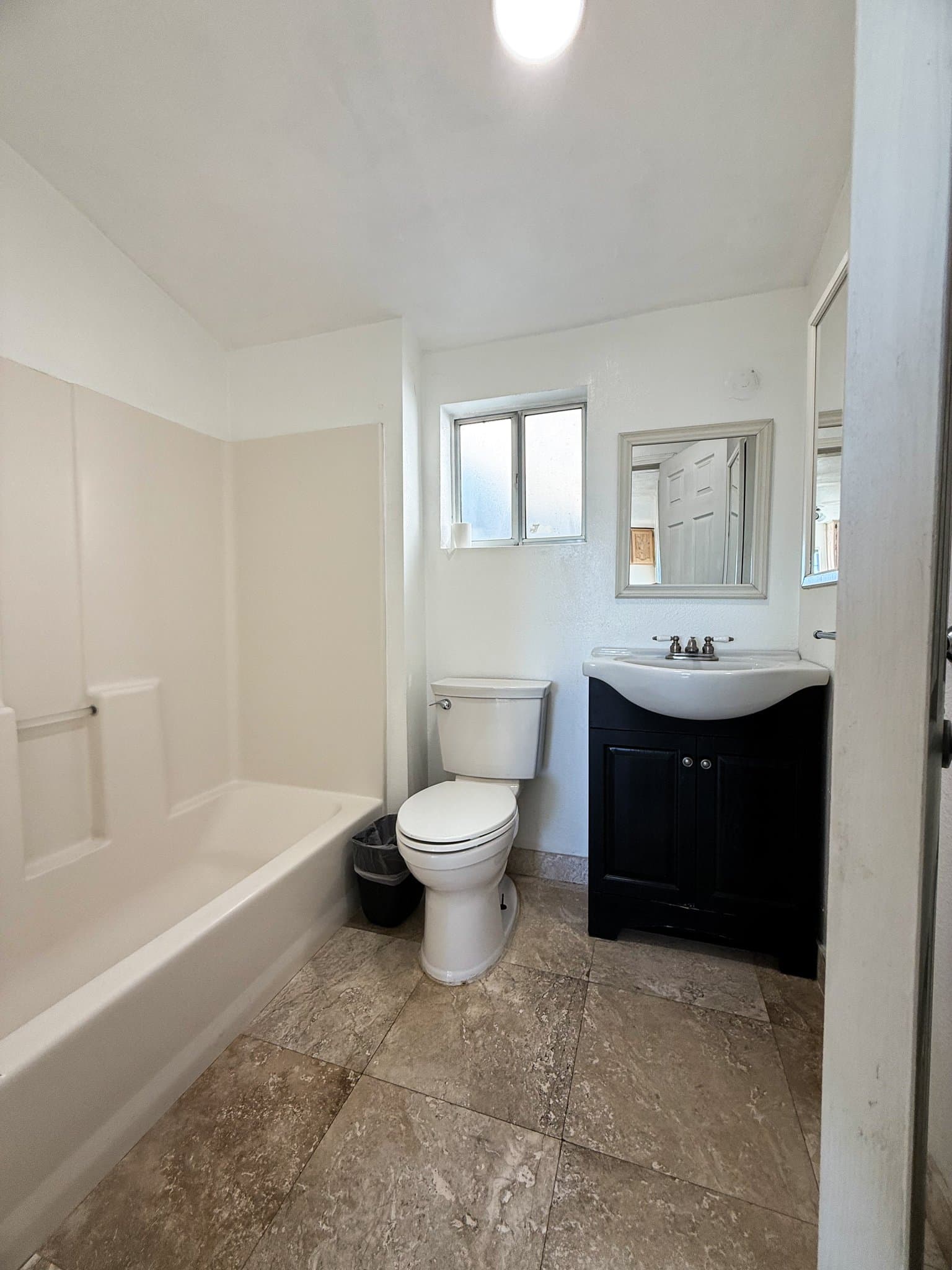 los angeles House: 2553 verde st