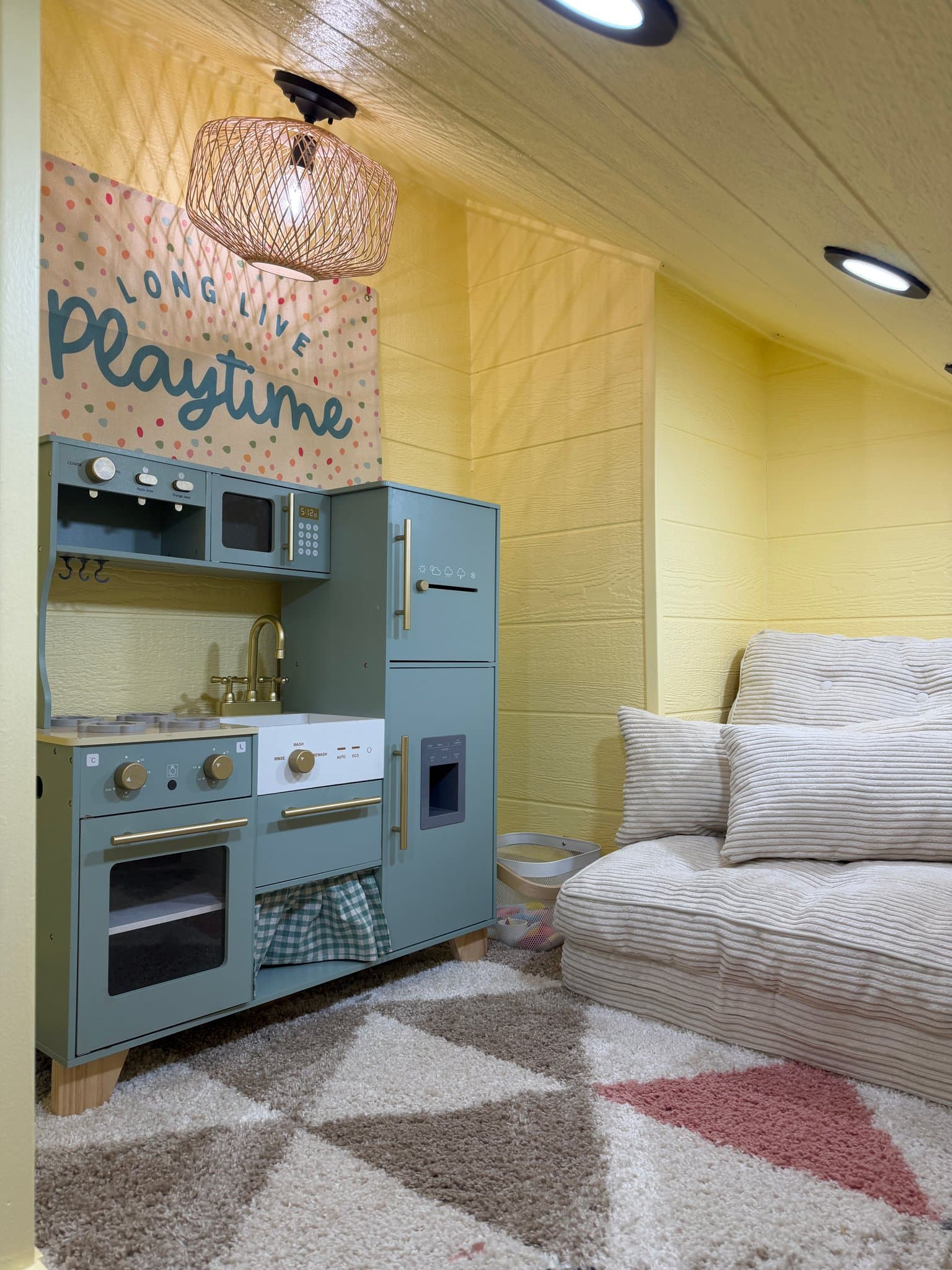 Santaquin House: 859 N 20 E