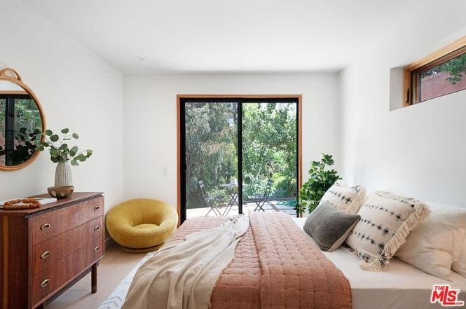 Los Angeles House: 2137 Fargo St