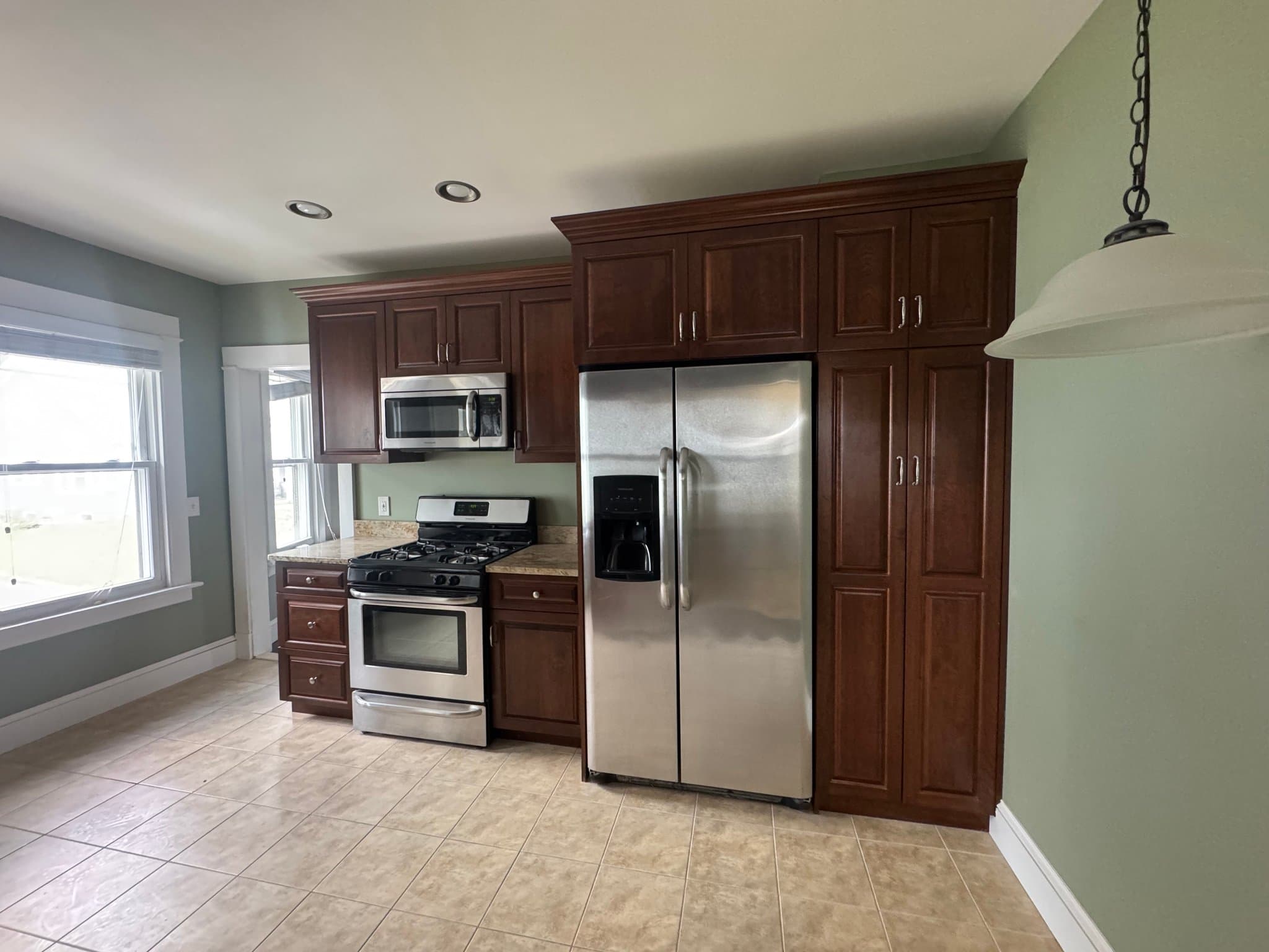 Derby Apartment: 50 Spring St