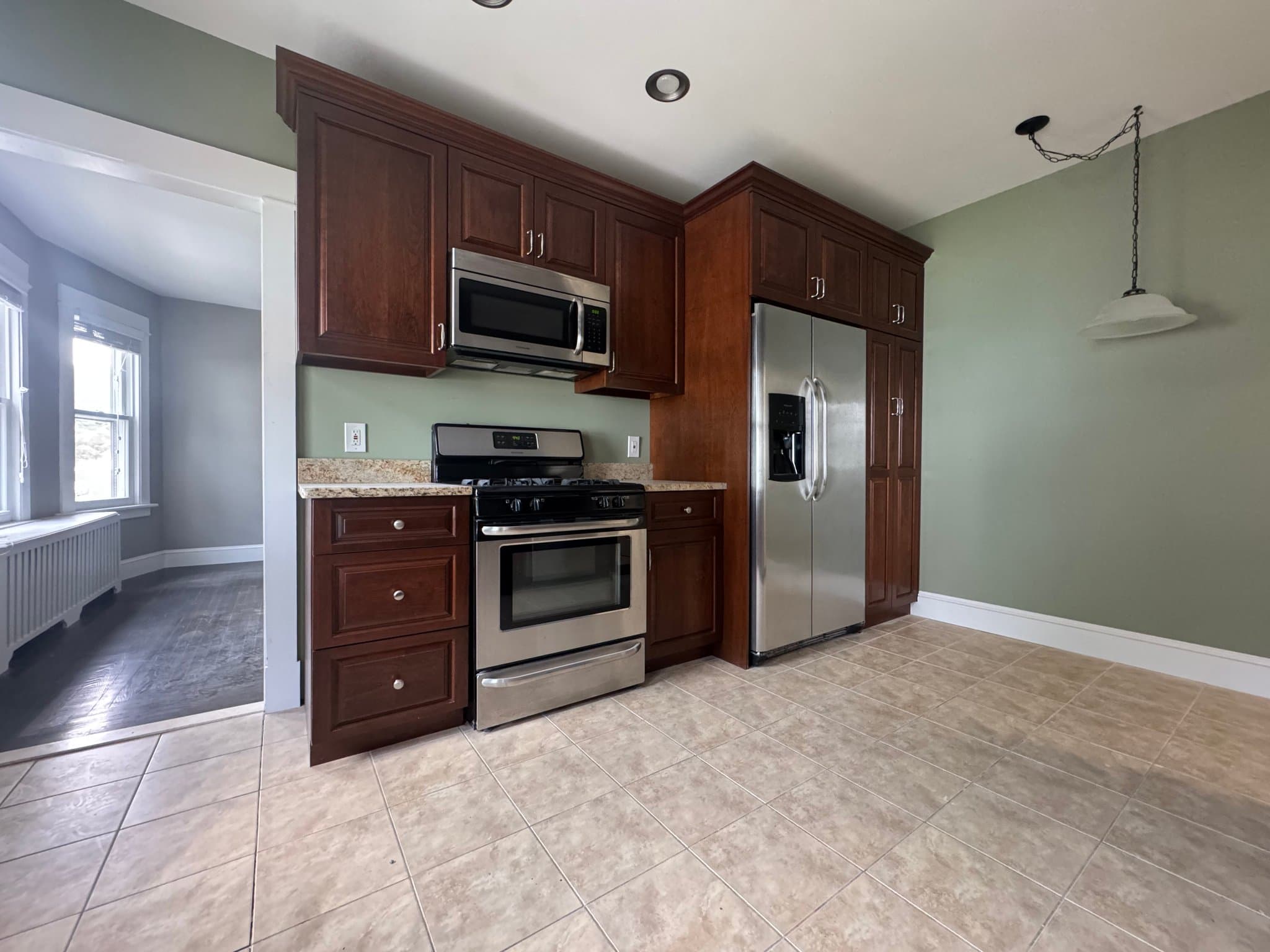 Derby Apartment: 50 Spring St