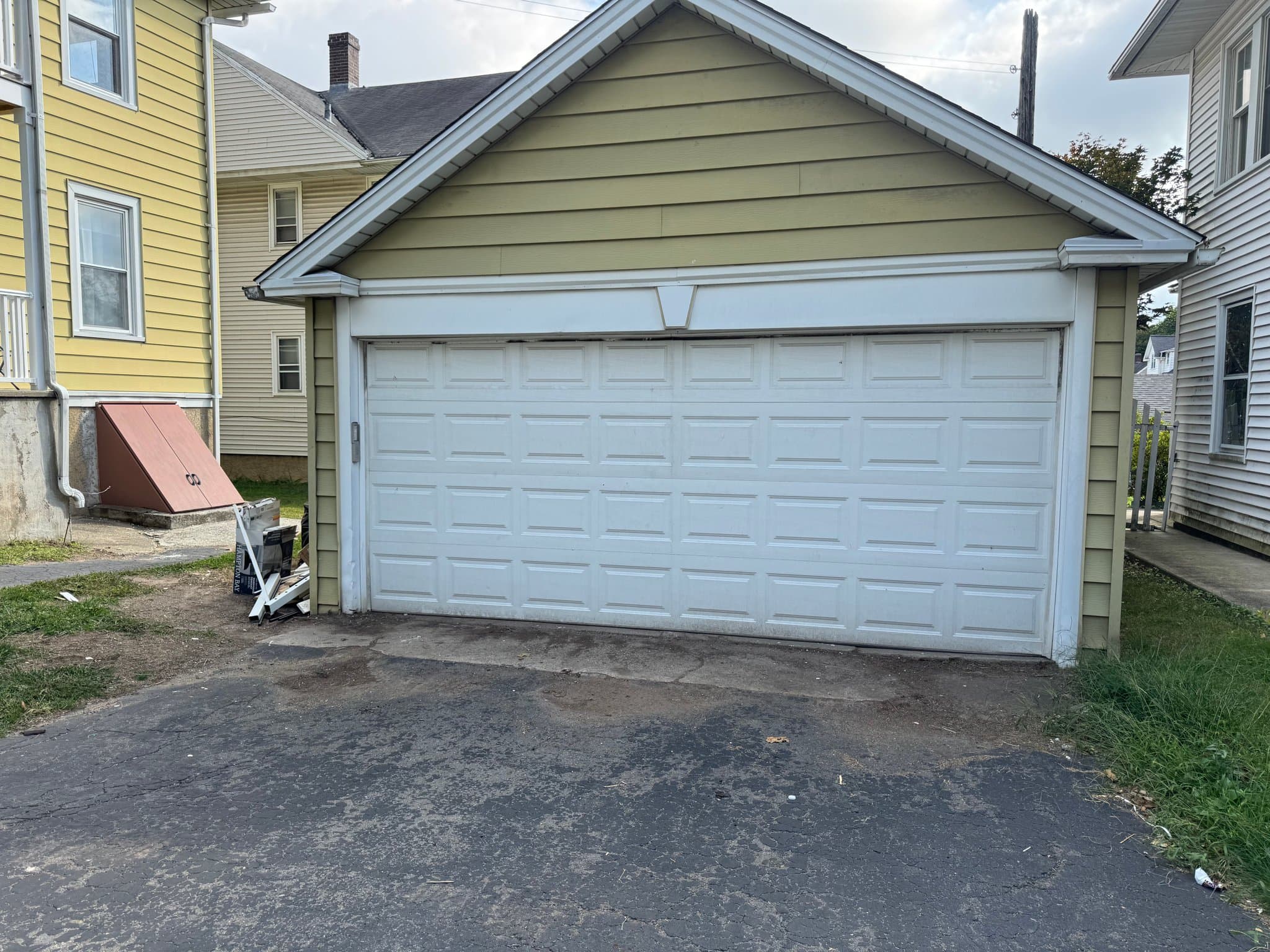 Derby Apartment: 50 Spring St