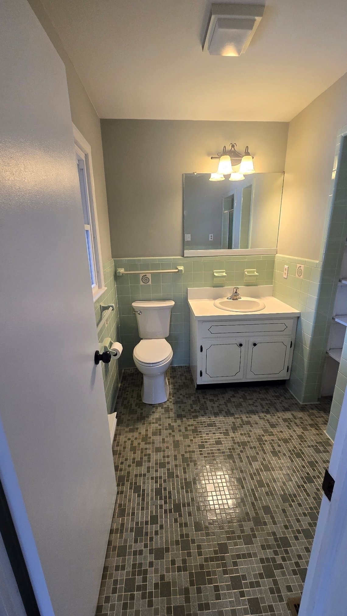 Greensboro House: 6303 Stockbridge Ct