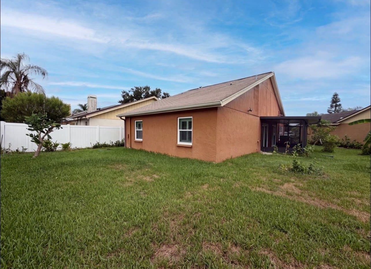 Fort Worth House: 1925 Kings Canyon Cir