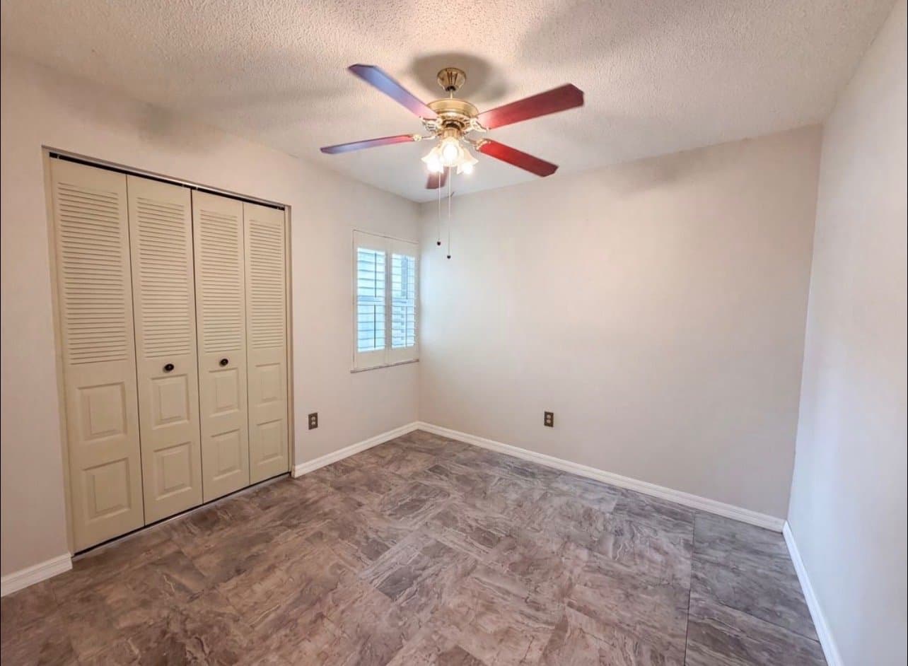Fort Worth House: 1925 Kings Canyon Cir