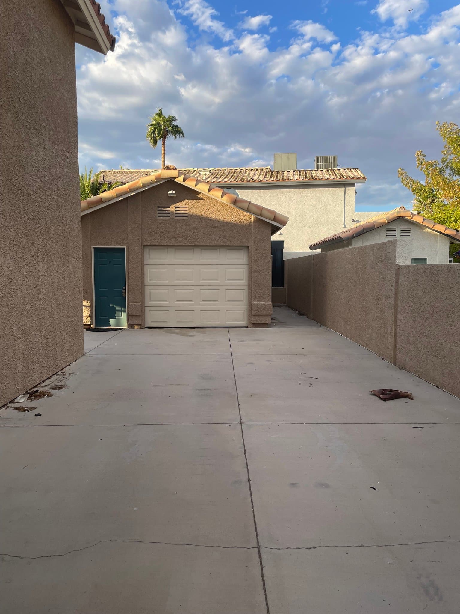 Henderson House: 2476 Swan Ridge Ave