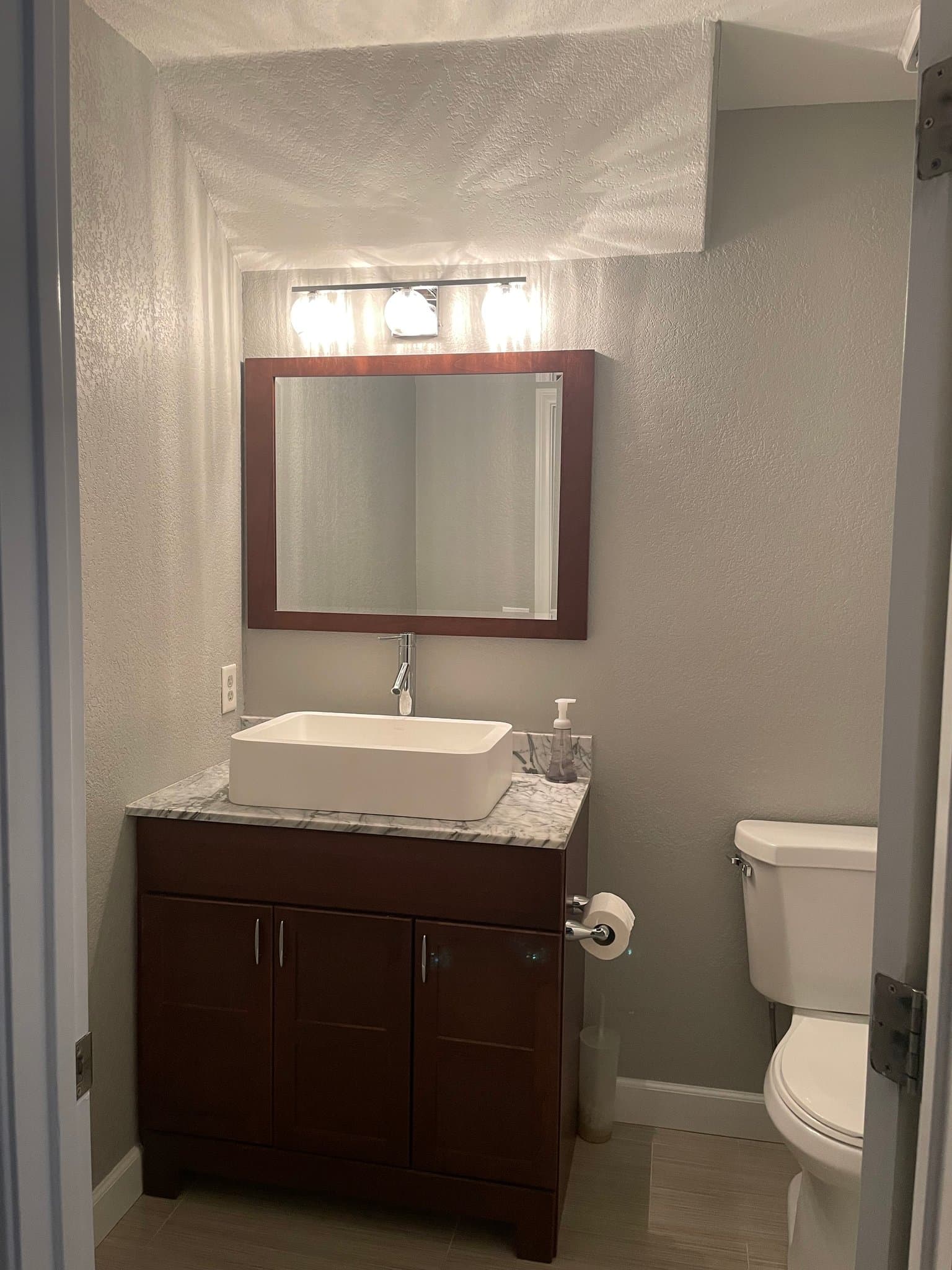 Henderson House: 2476 Swan Ridge Ave