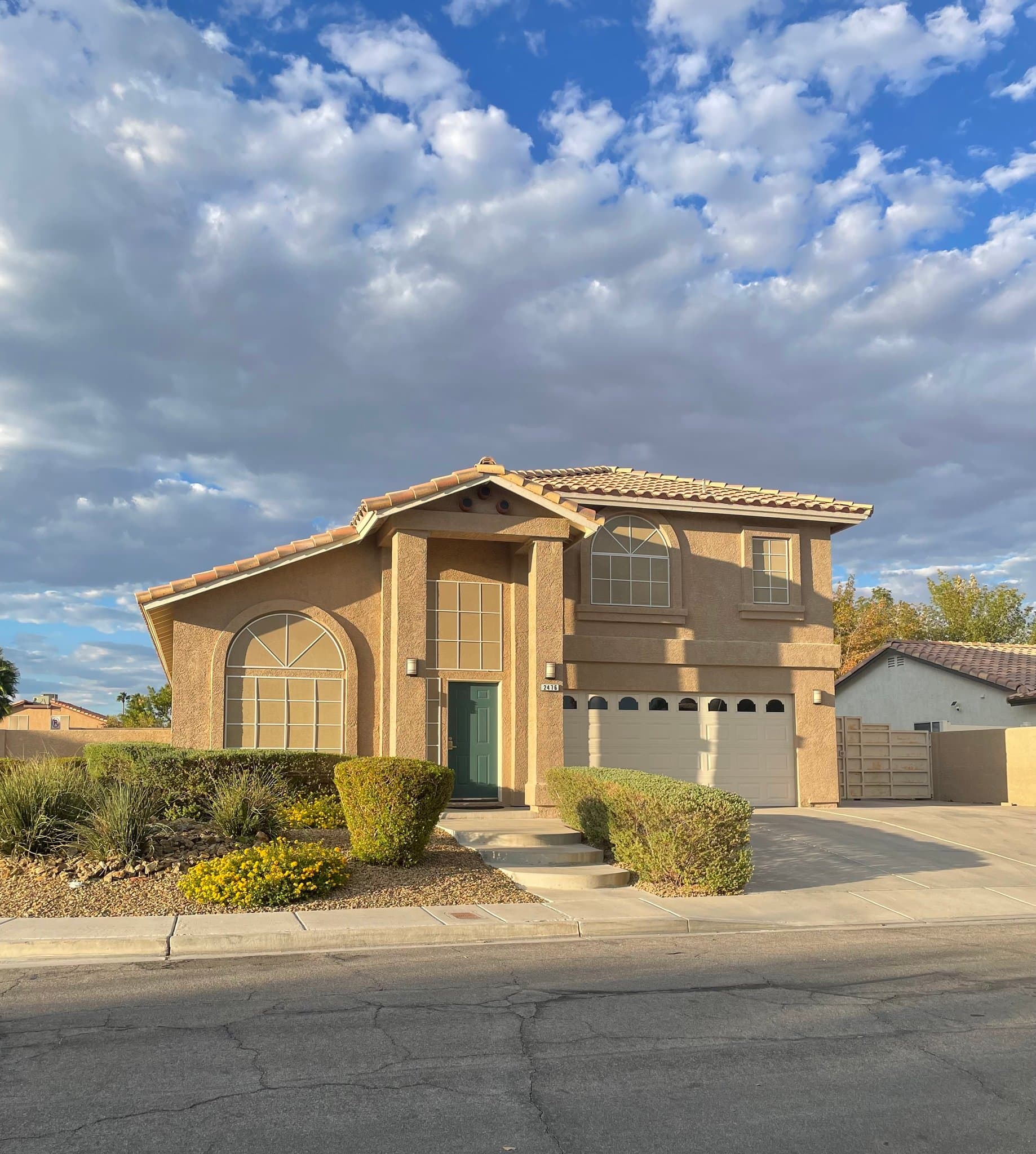 Henderson House: 2476 Swan Ridge Ave