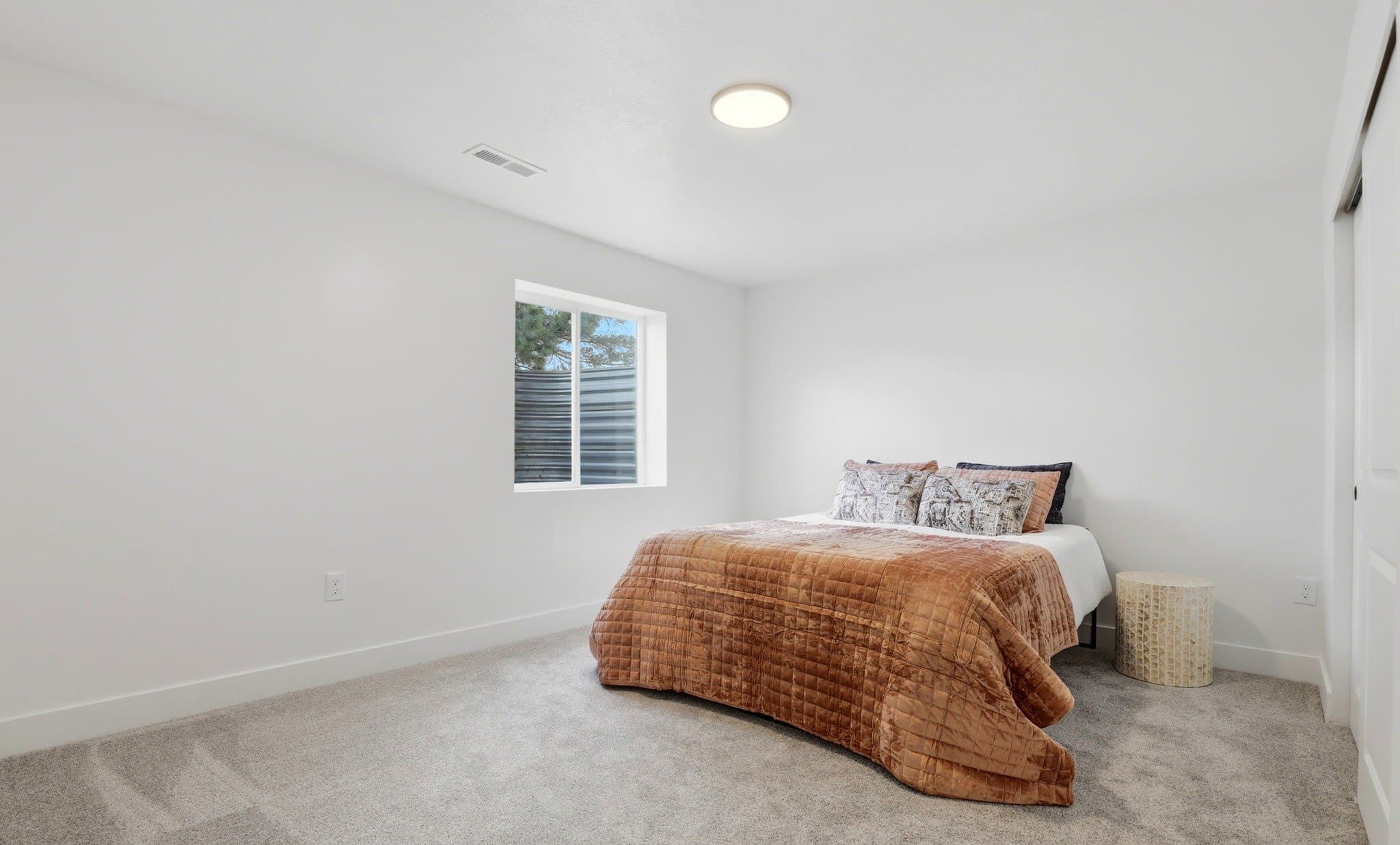Sandy House: 8643 S Vaquero Dr