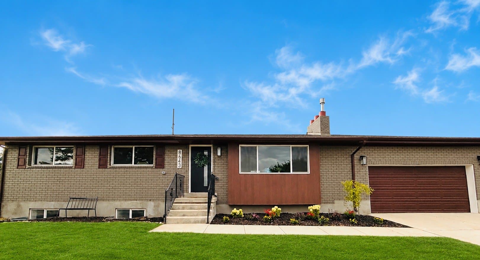 Sandy House: 8643 S Vaquero Dr