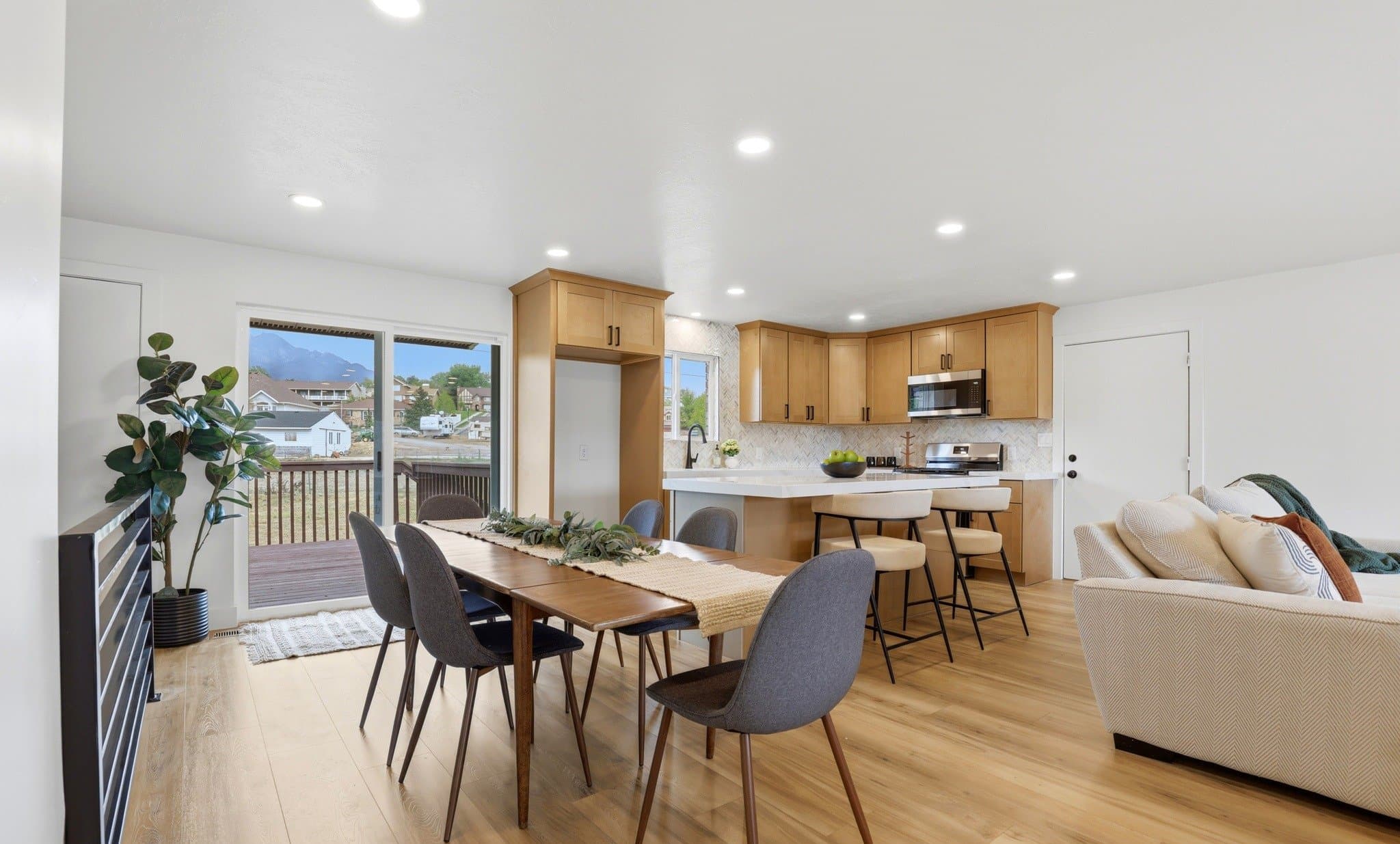 Sandy House: 8643 S Vaquero Dr
