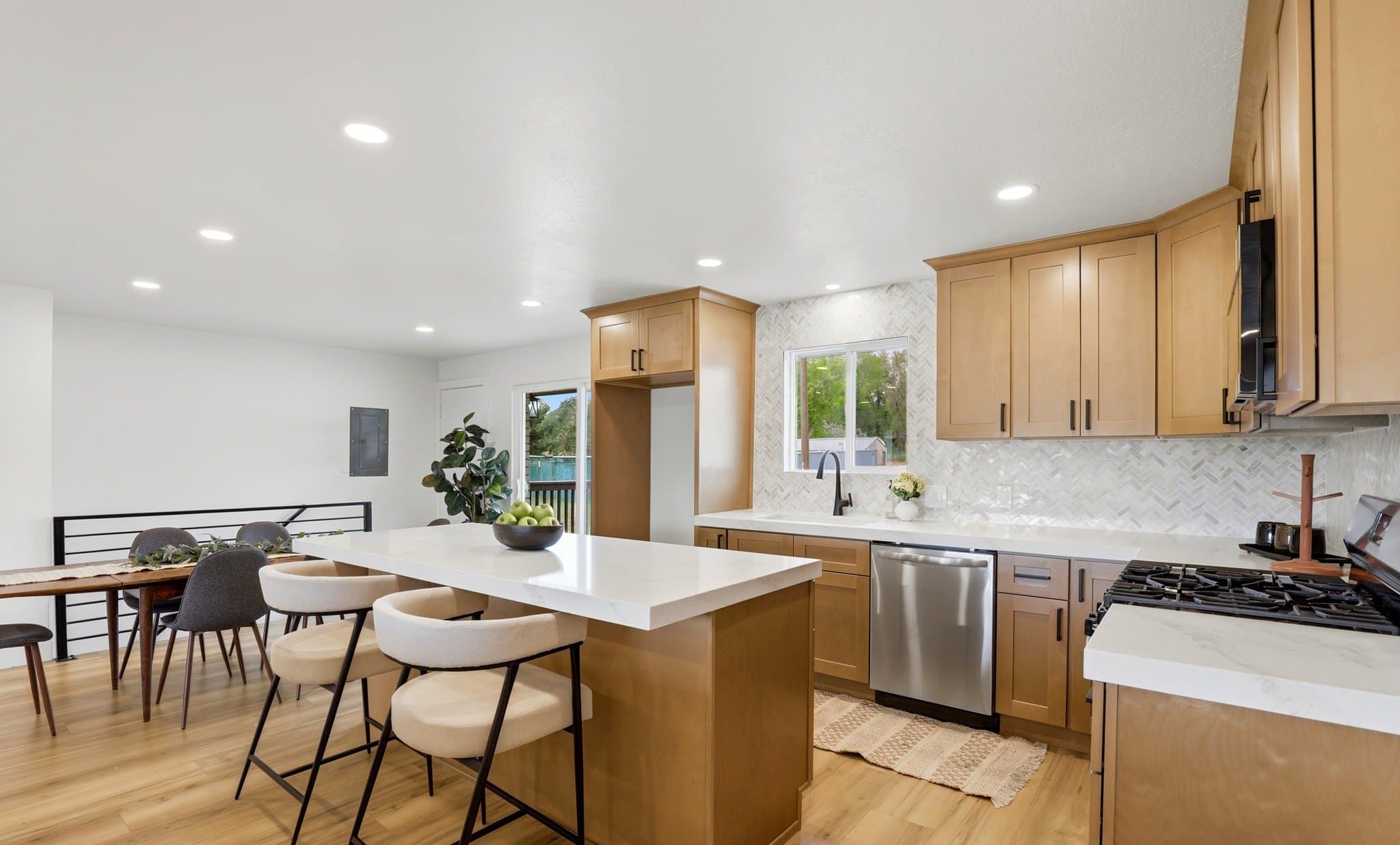 Sandy House: 8643 S Vaquero Dr