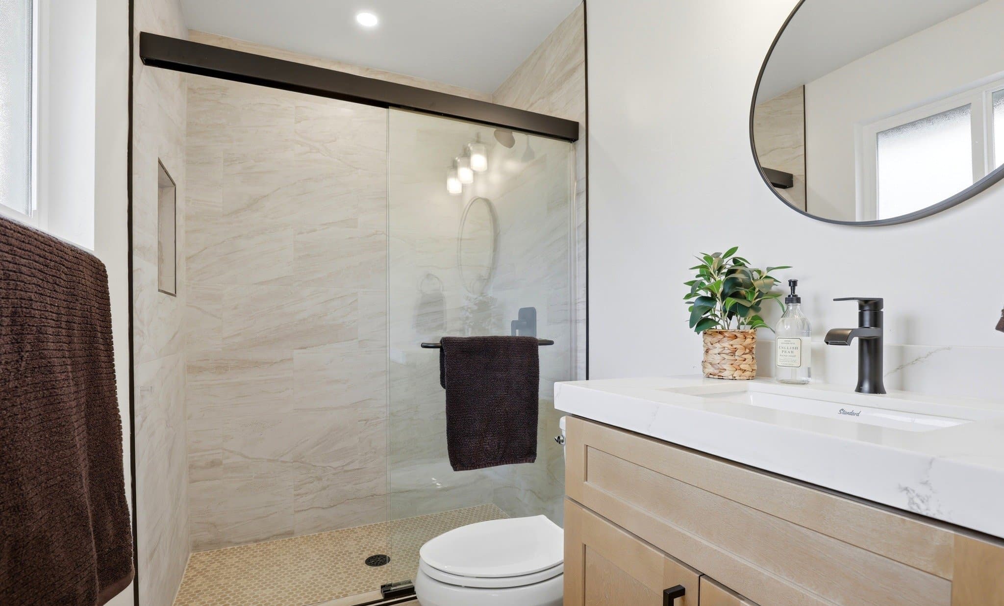 Sandy House: 8643 S Vaquero Dr
