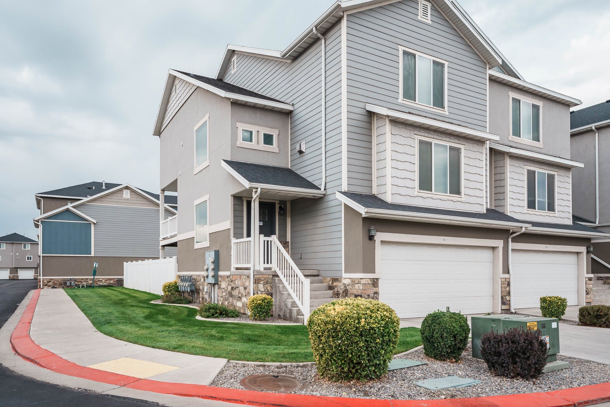 Vineyard Townhome: 697 E 180 N