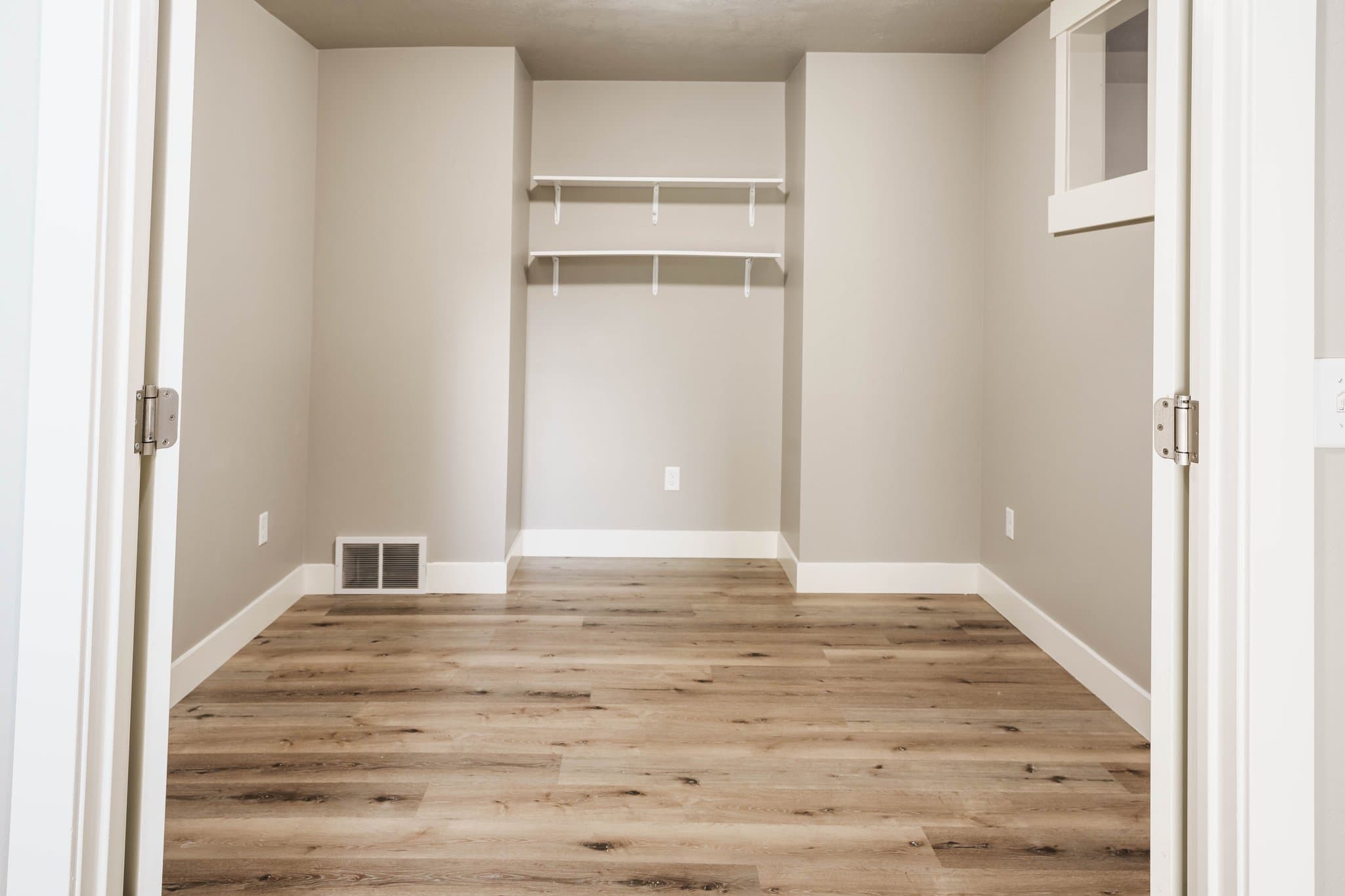 Vineyard Townhome: 697 E 180 N