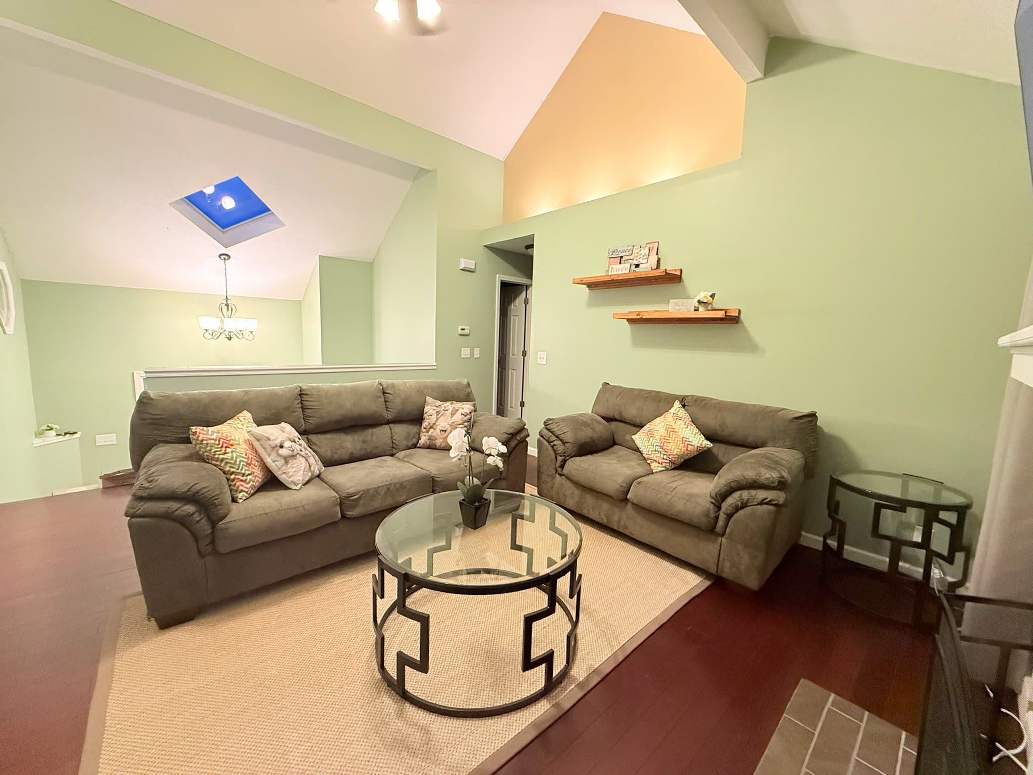 Omaha House: 10628 Hartman Ave