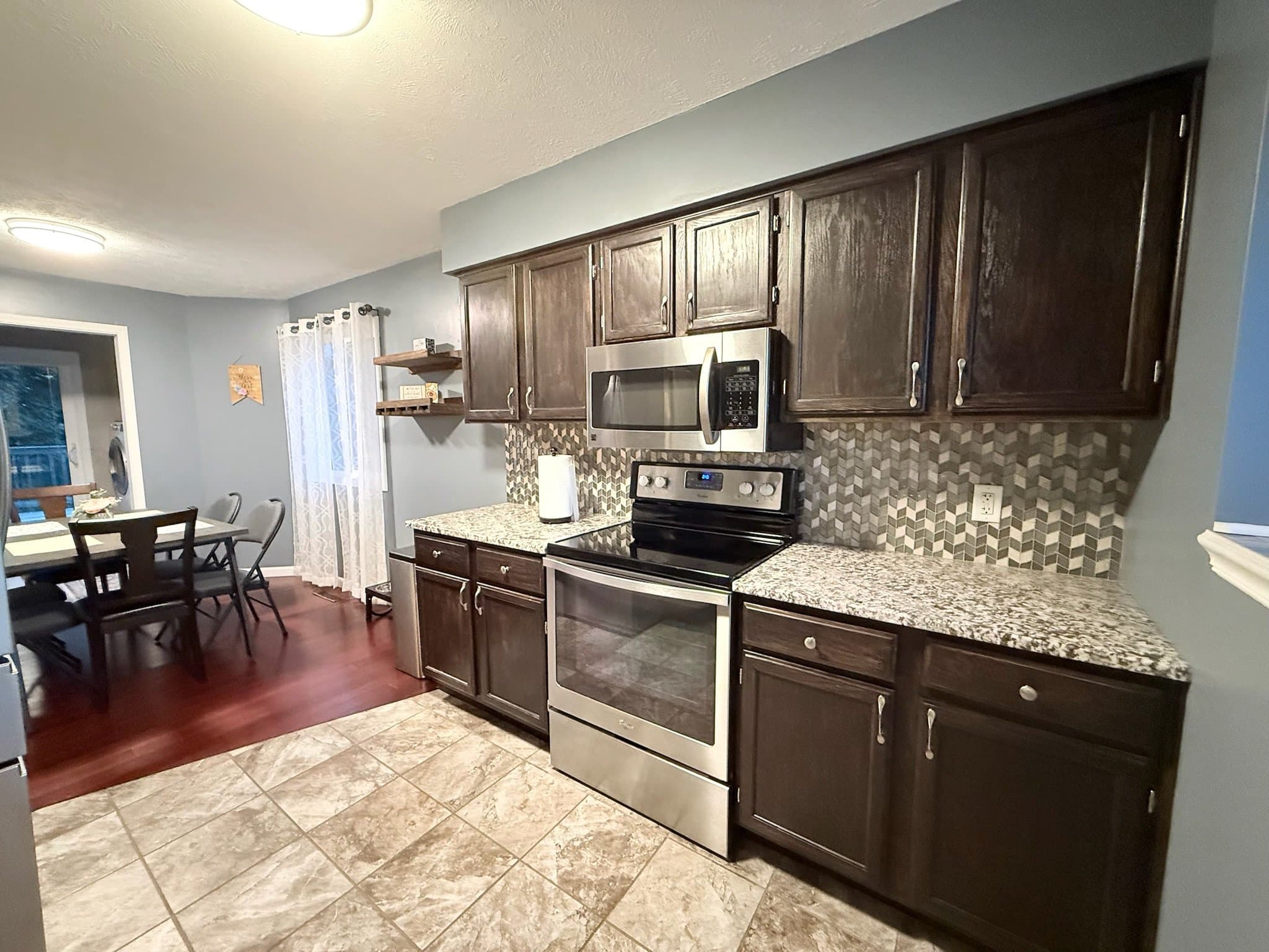 Omaha House: 10628 Hartman Ave