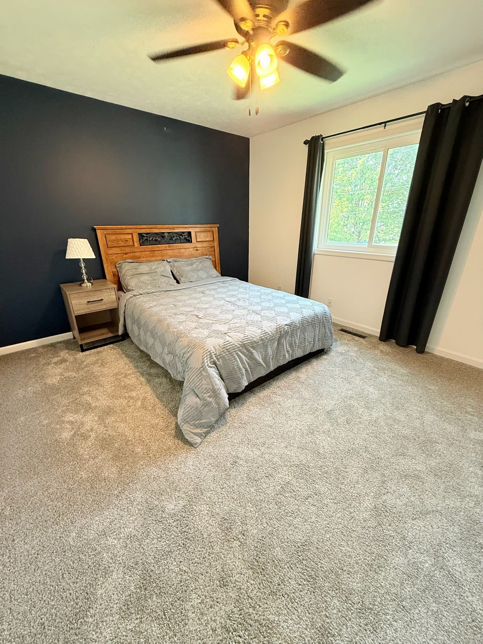 Omaha House: 10628 Hartman Ave