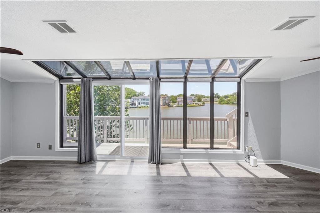 Virginia Beach Condo: 209 Lake Dr