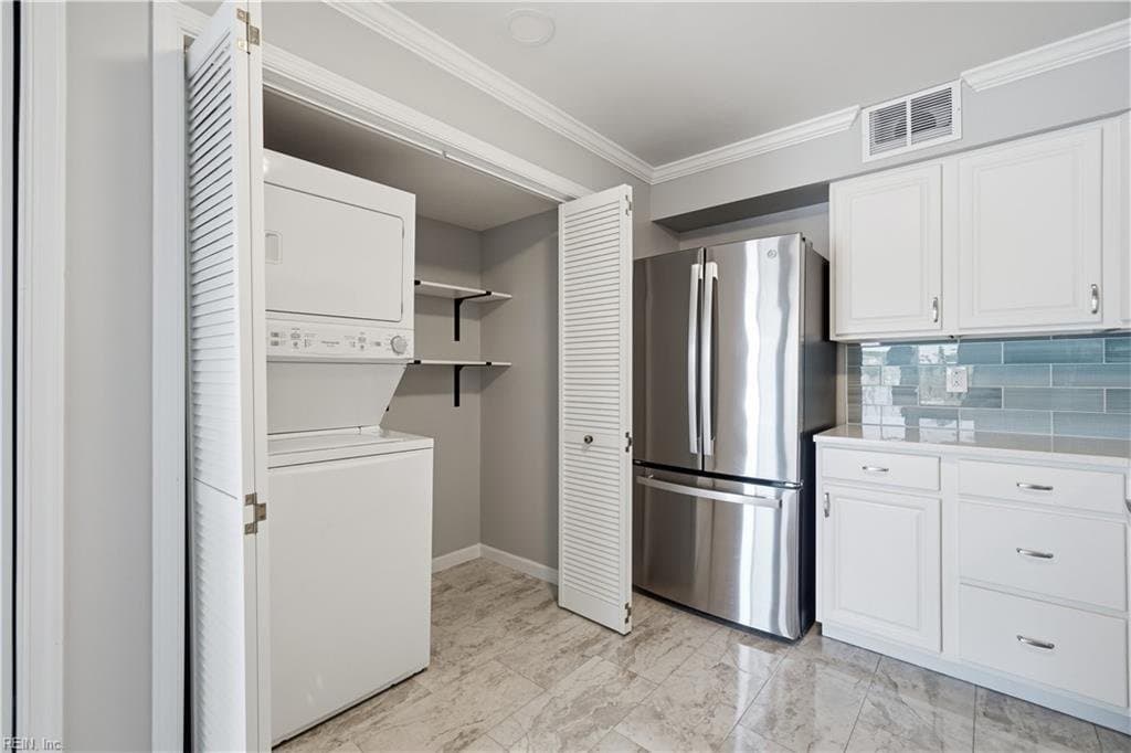Virginia Beach Condo: 209 Lake Dr