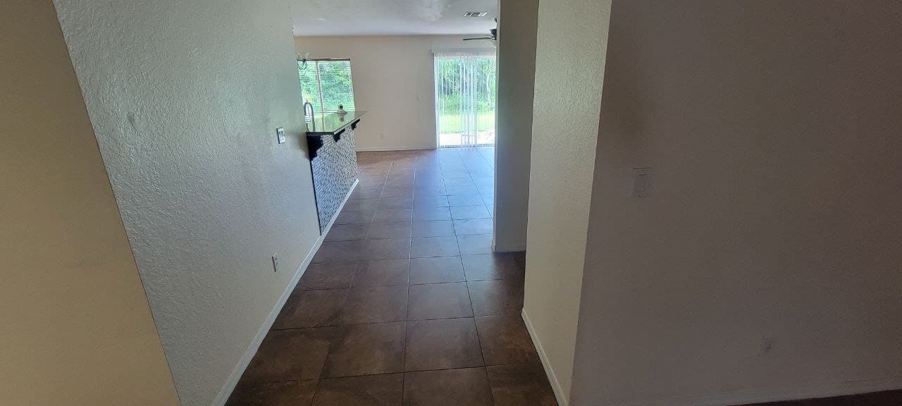 Port Saint Lucie House: 2081 SW Marblehead Way
