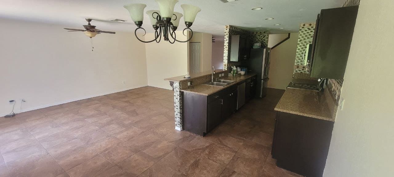 Port Saint Lucie House: 2081 SW Marblehead Way
