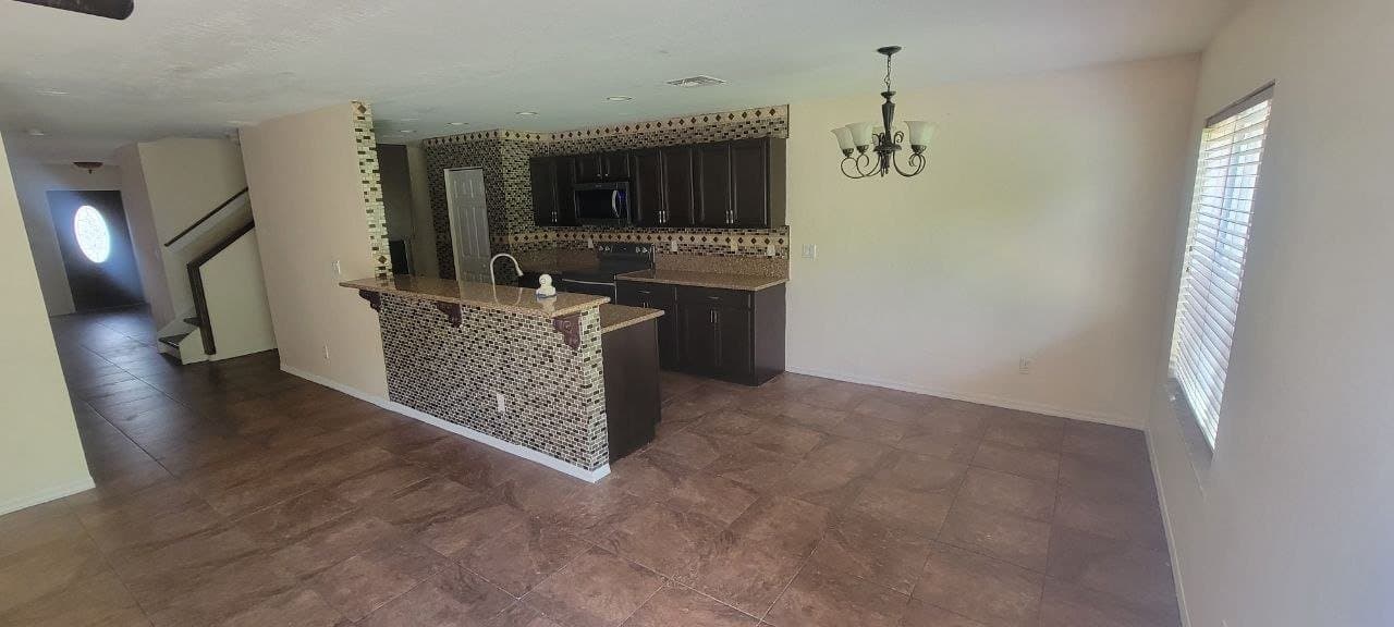 Port Saint Lucie House: 2081 SW Marblehead Way