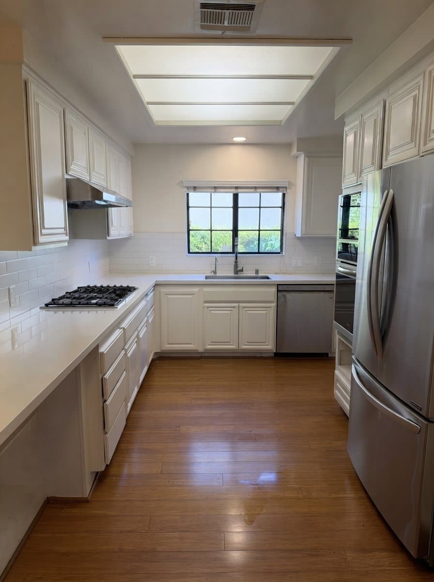 Los Angeles Condo: 10320 Almayo Avenue