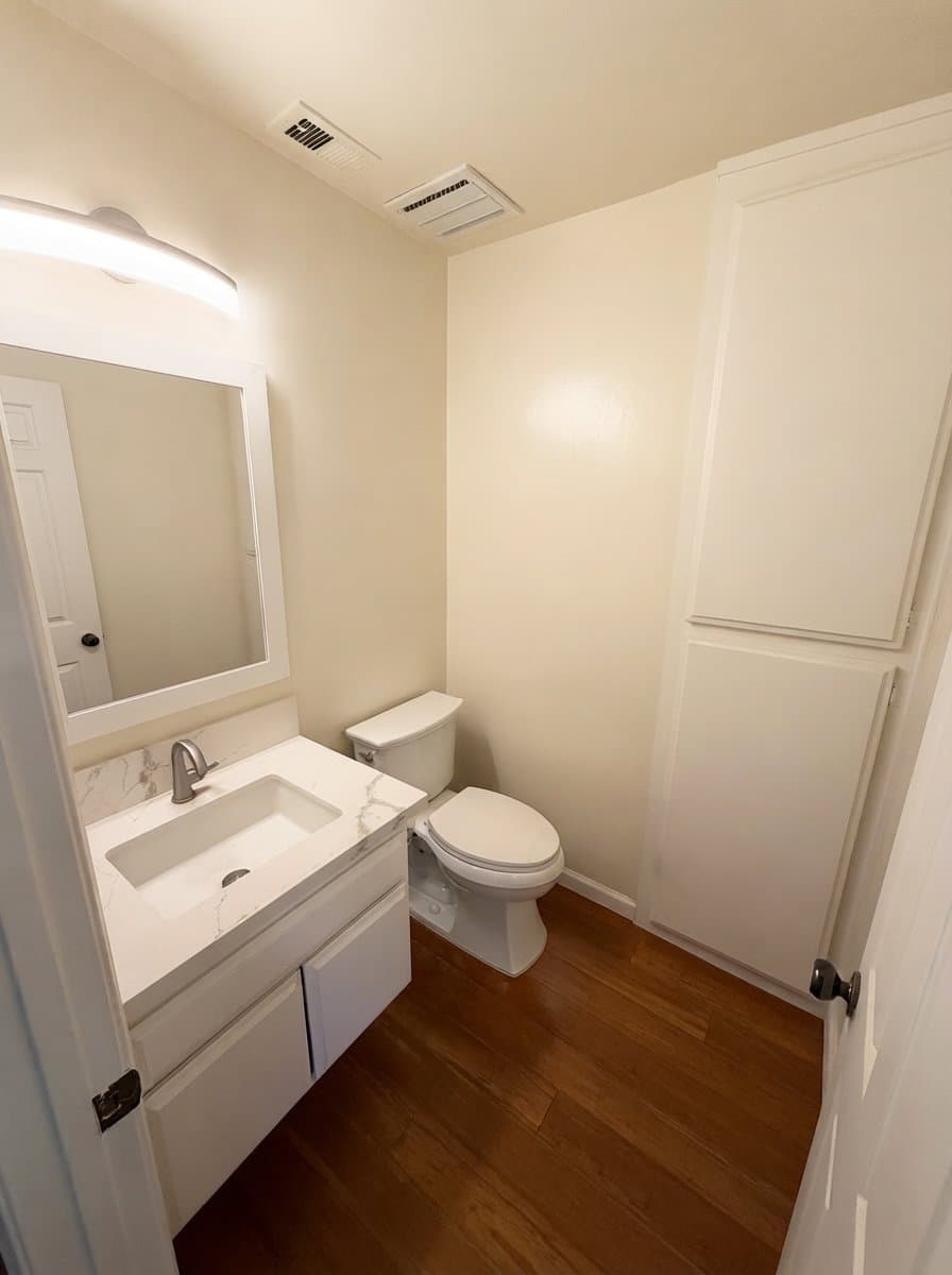 Los Angeles Condo: 10320 Almayo Avenue