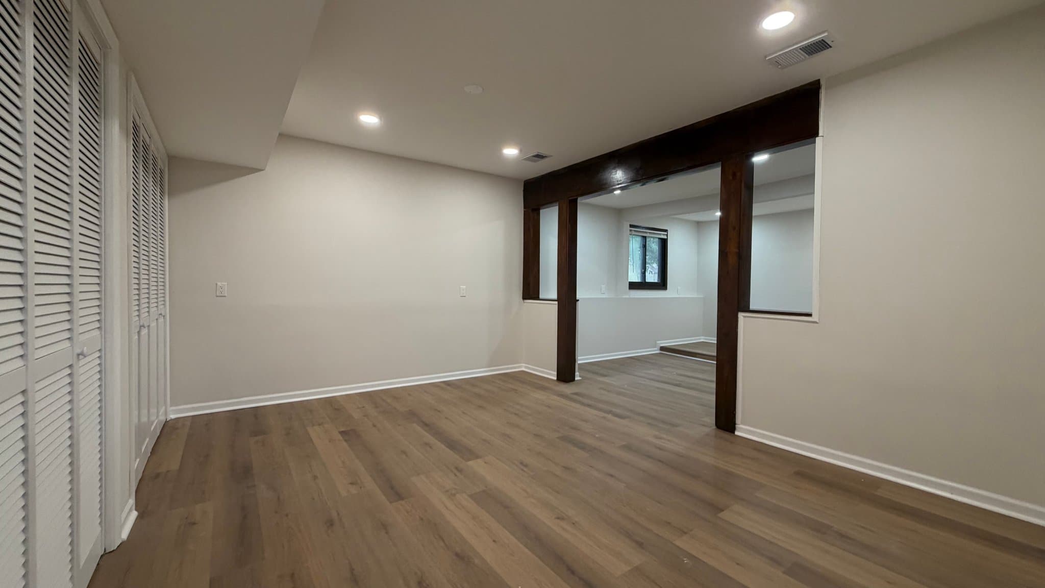 Hobart House: 619 E 13th St