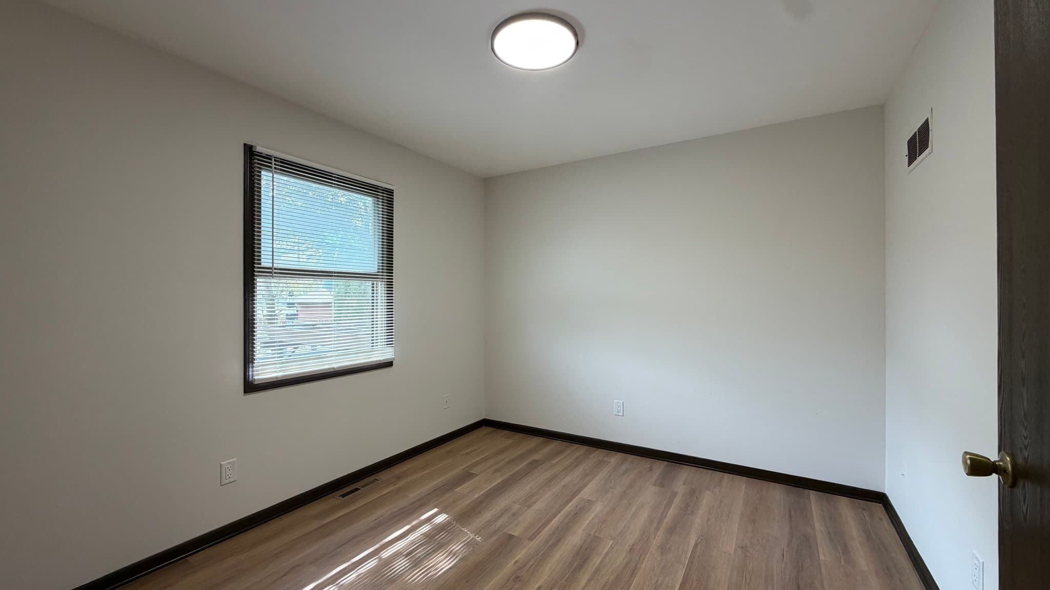 Crown Point House: 5053 W 90th Ln