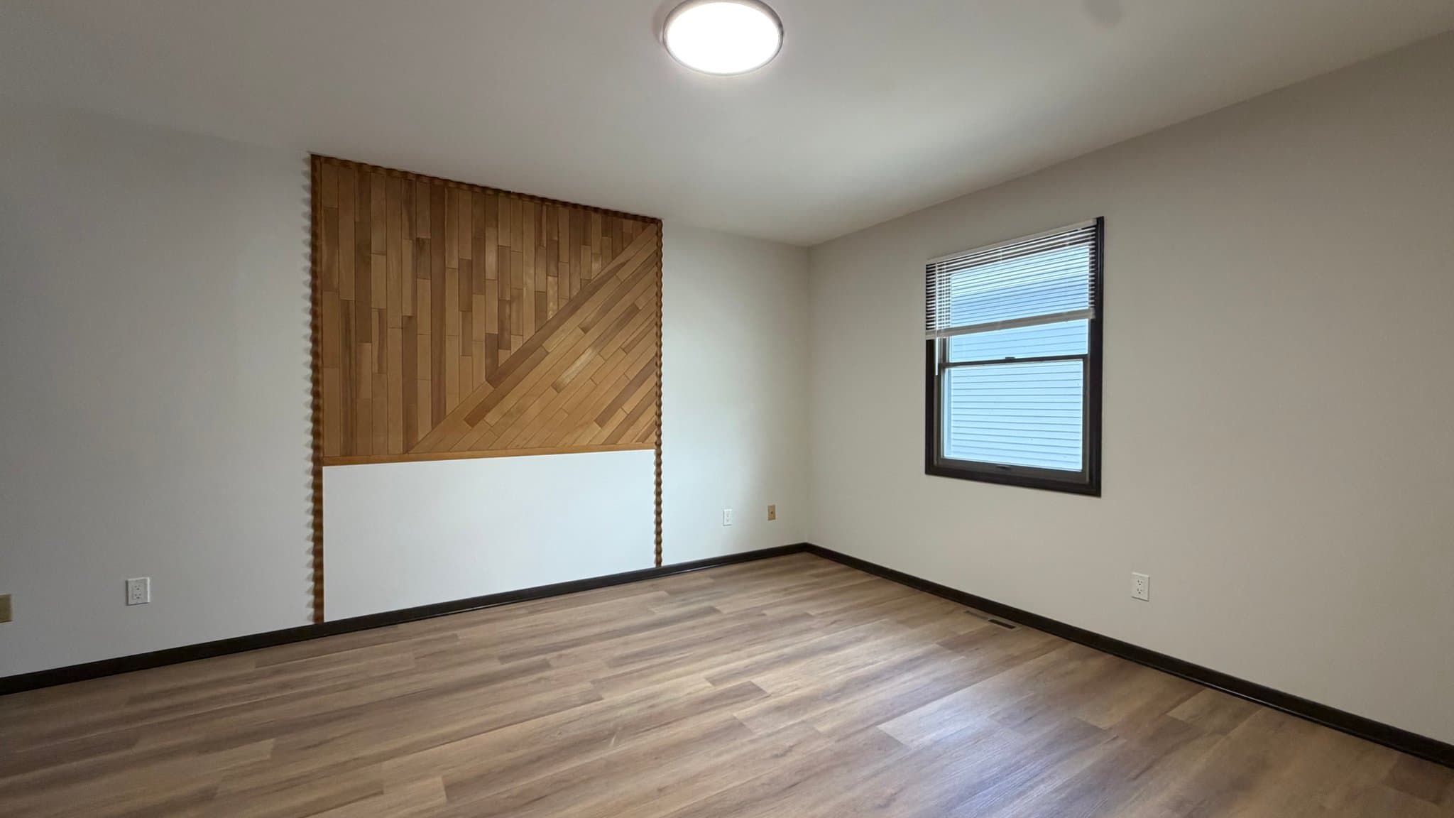 Crown Point House: 5053 W 90th Ln