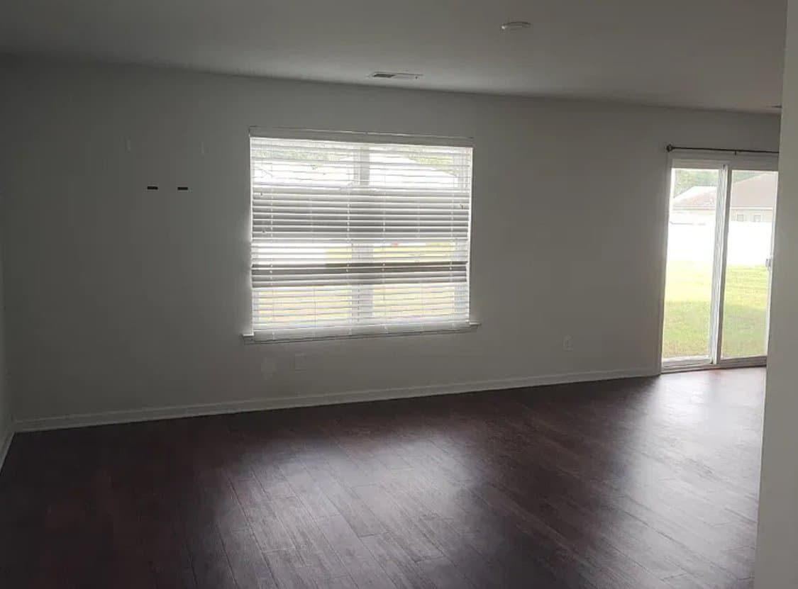 Savannah House: 27 Hawkhorn Ct