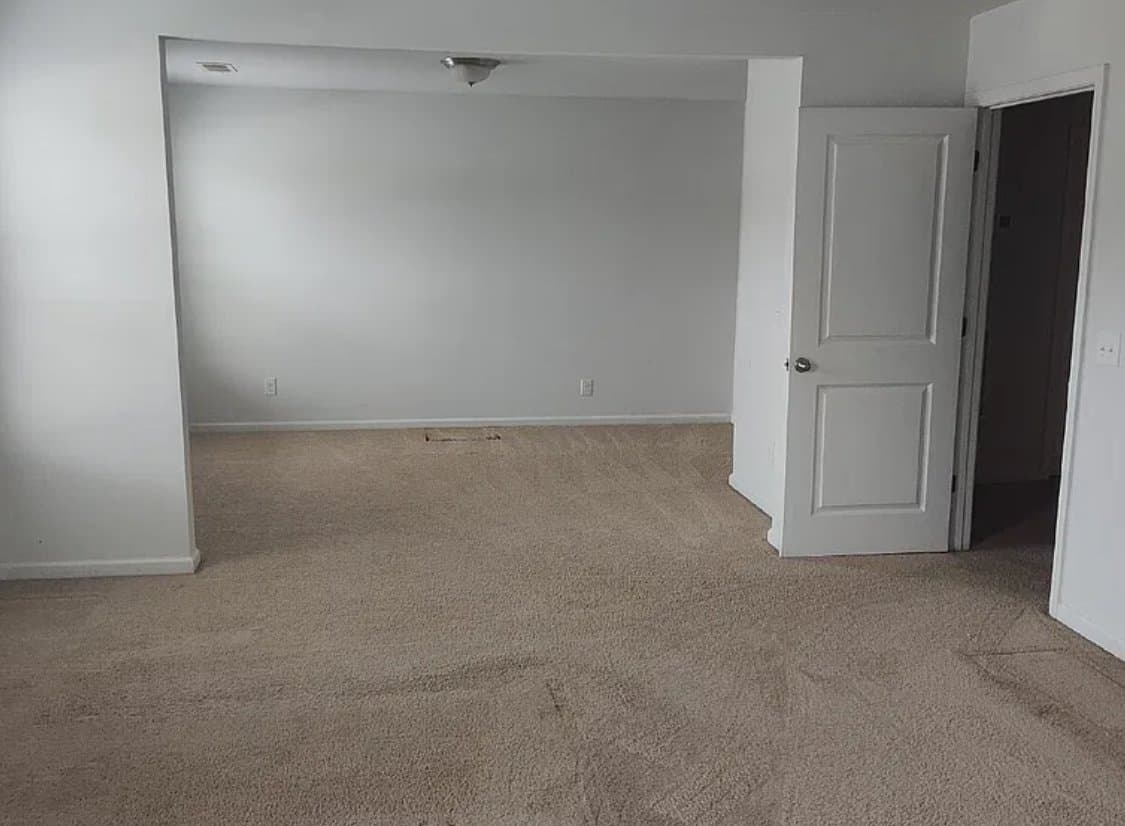 Savannah House: 27 Hawkhorn Ct