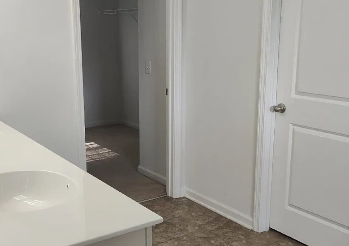 Savannah House: 27 Hawkhorn Ct