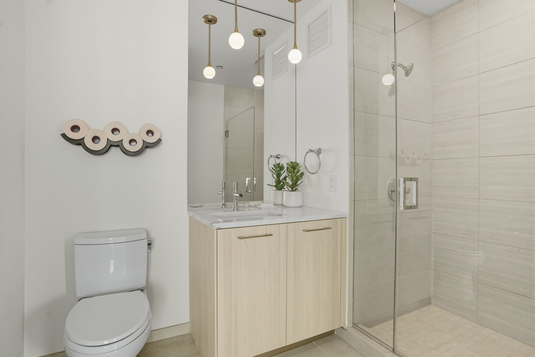 Chicago Condo: 623 W Lake St