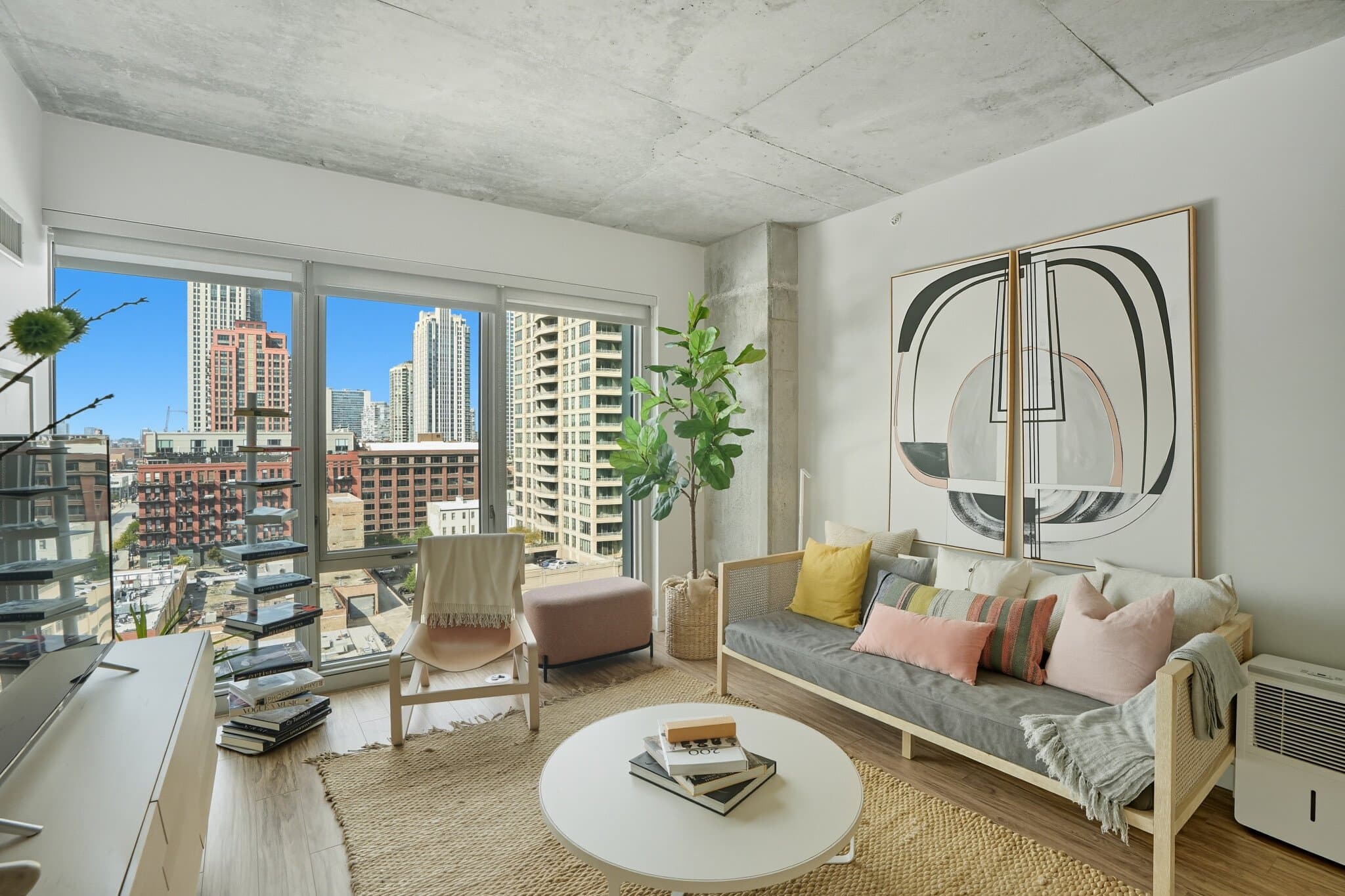 Chicago Condo: 623 W Lake St