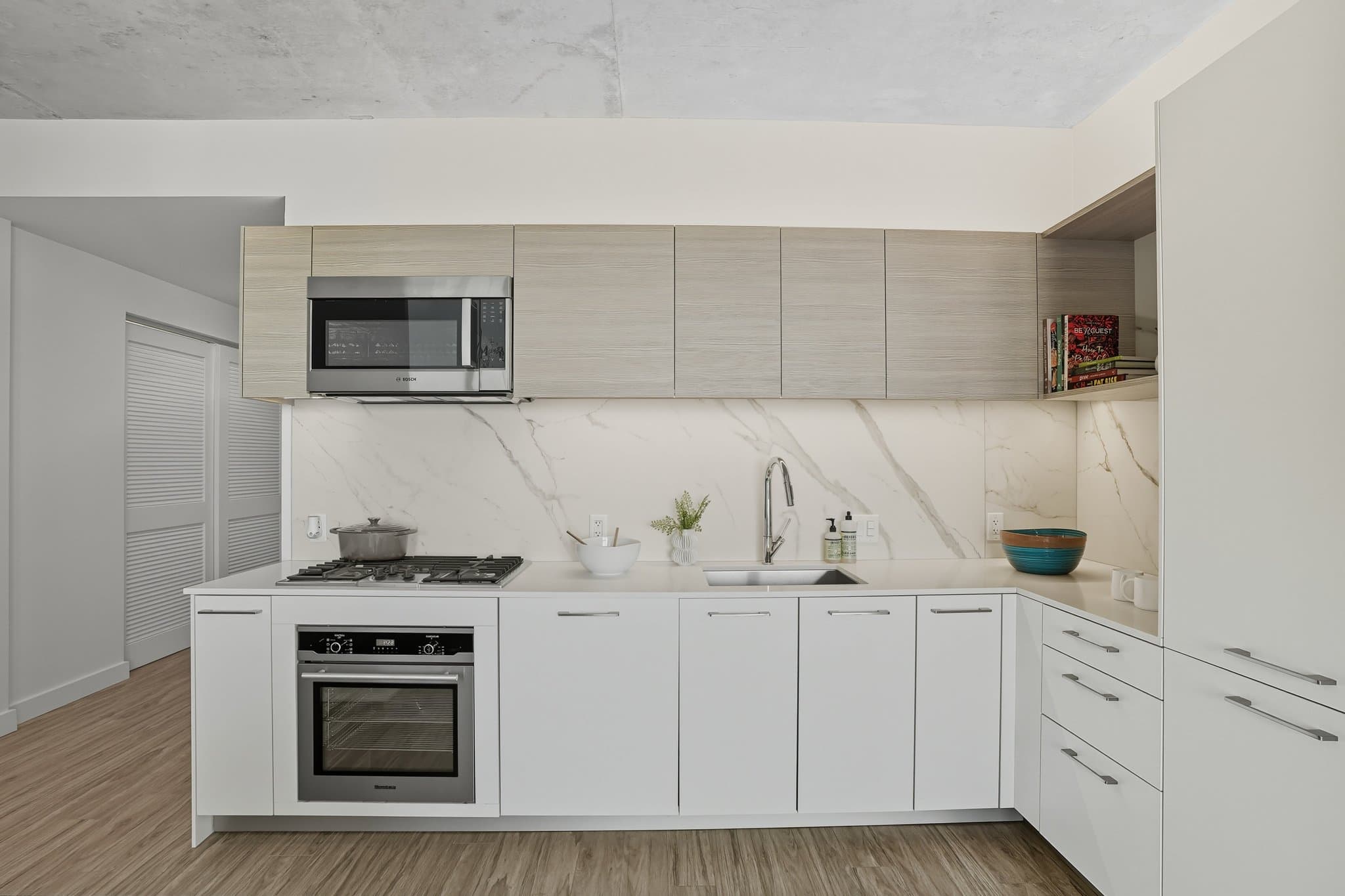 Chicago Condo: 623 W Lake St