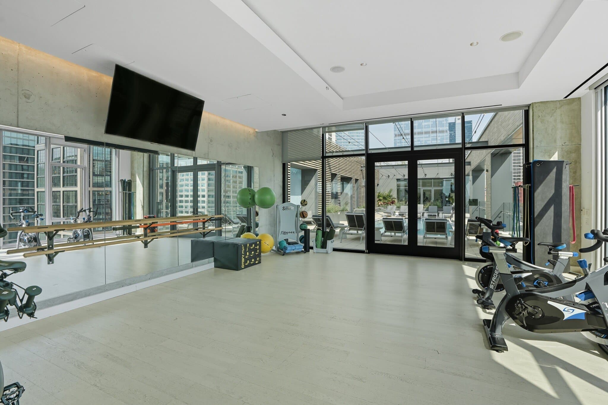 Chicago Condo: 623 W Lake St