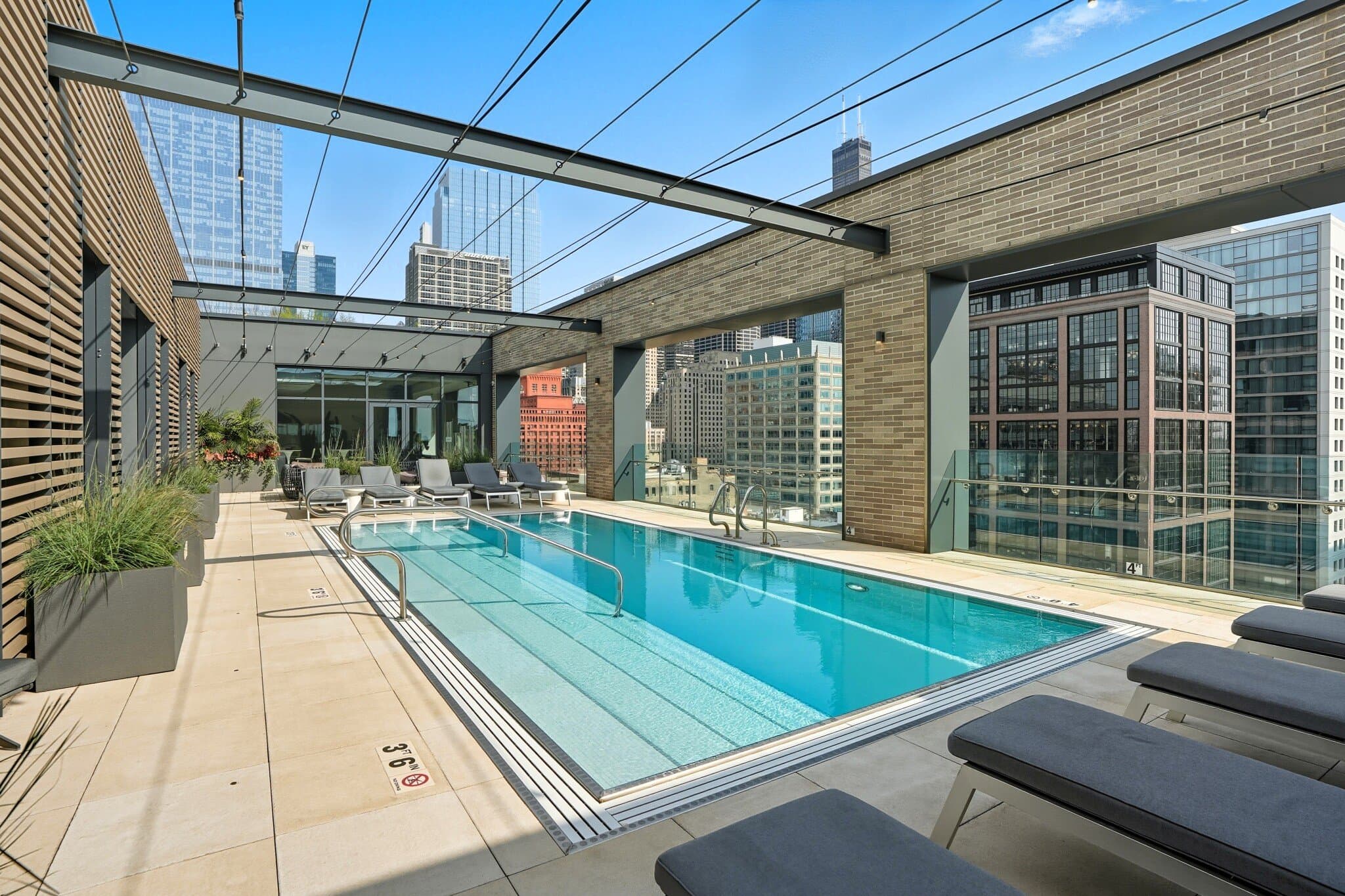 Chicago Condo: 623 W Lake St