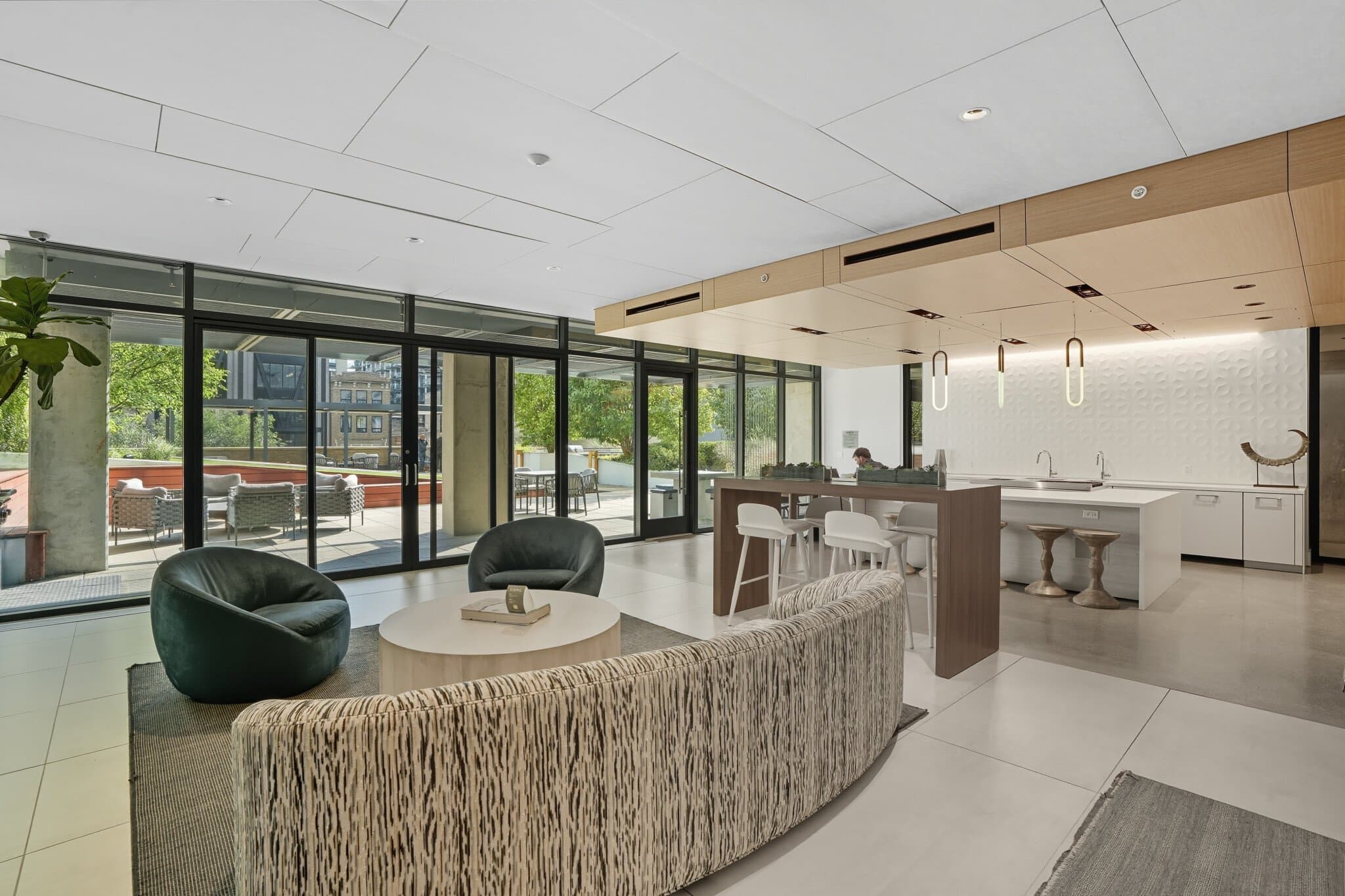 Chicago Condo: 623 W Lake St