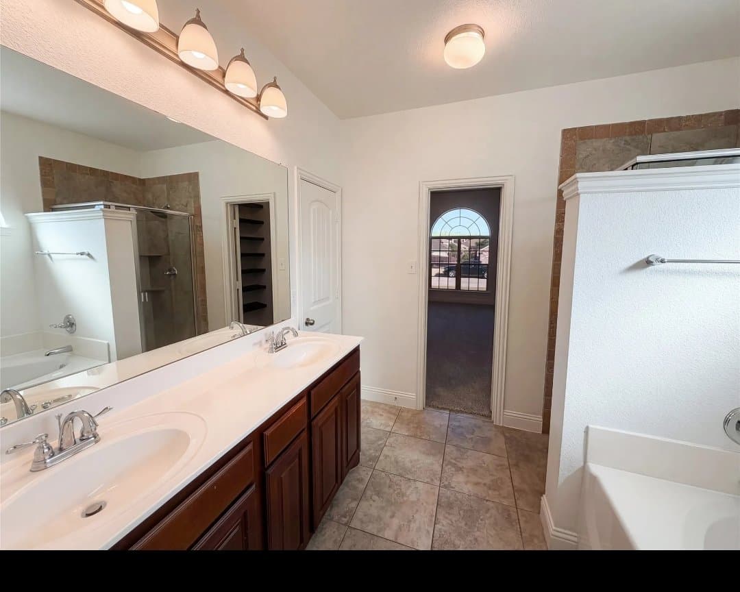 Fort Worth House: 3717 Dutch Iris Ln