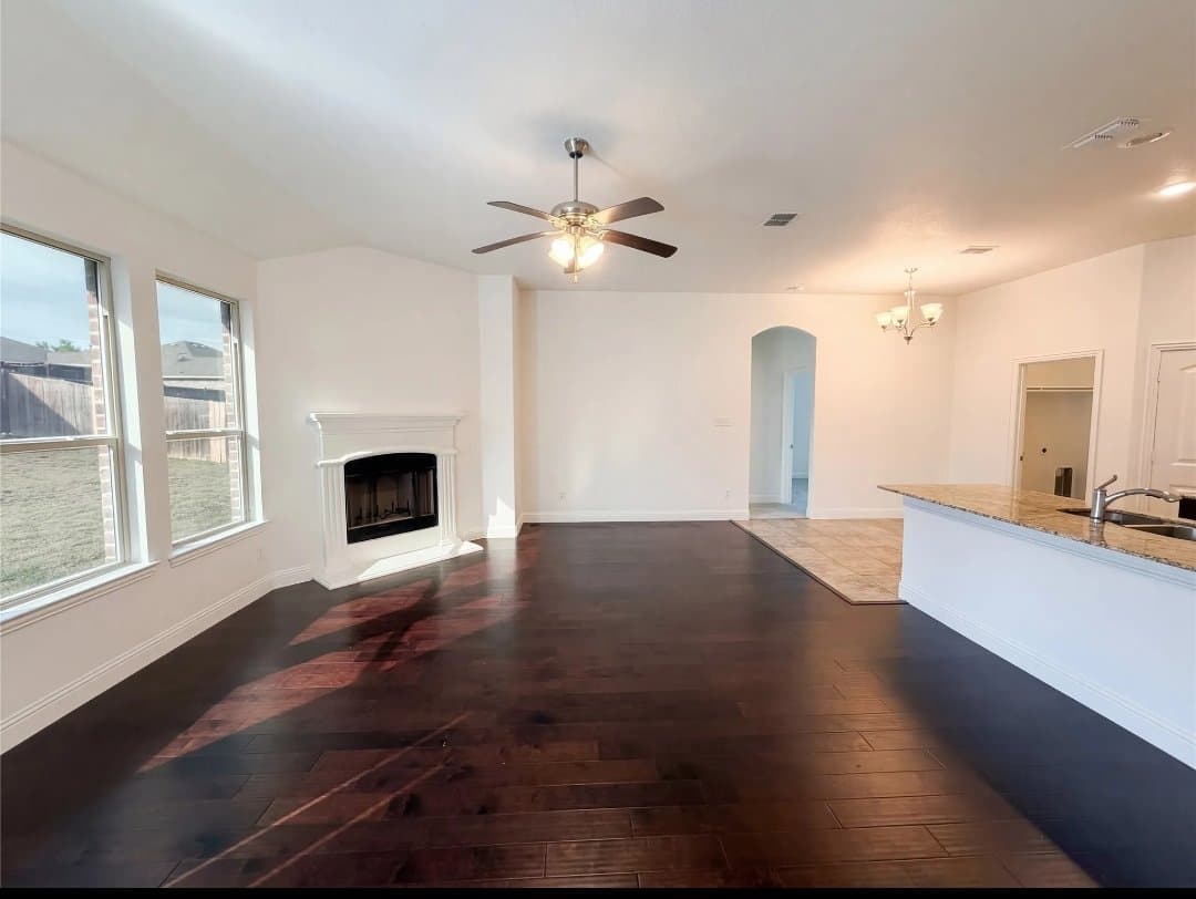 Fort Worth House: 3717 Dutch Iris Ln