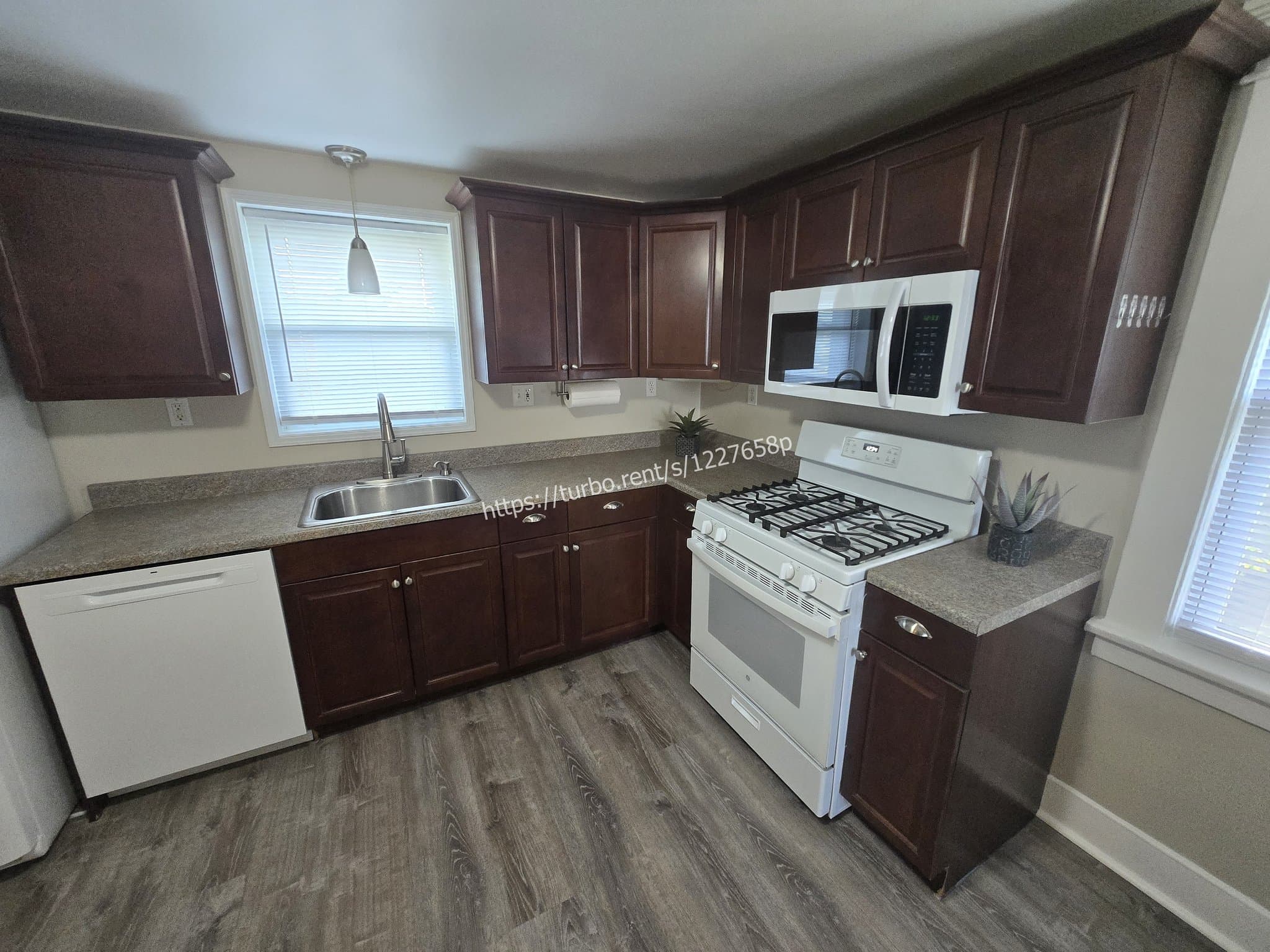 Woodbridge Multiplex: 254 Woodbridge Ave